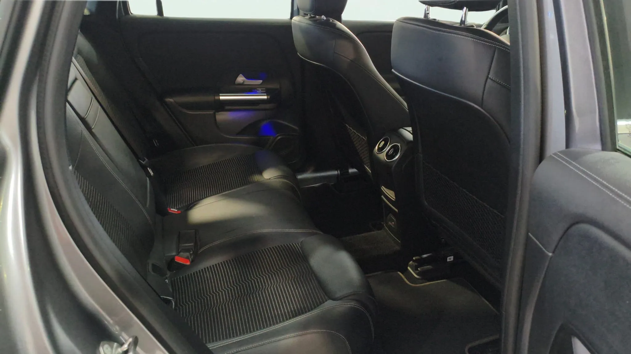 Mercedes-Benz EQA 250 - foto 11