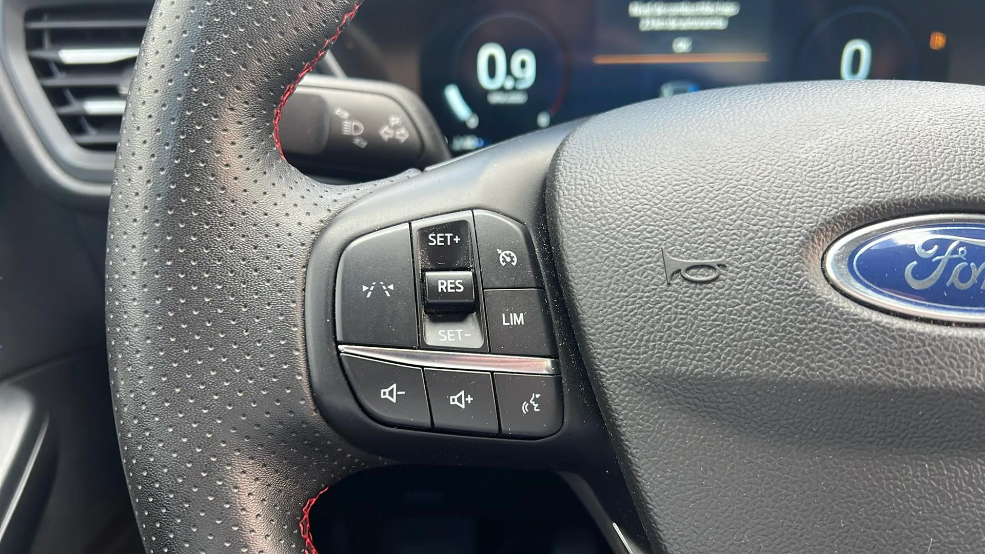 Ford Kuga ST-Line 1.5T EcoBoost - foto 12