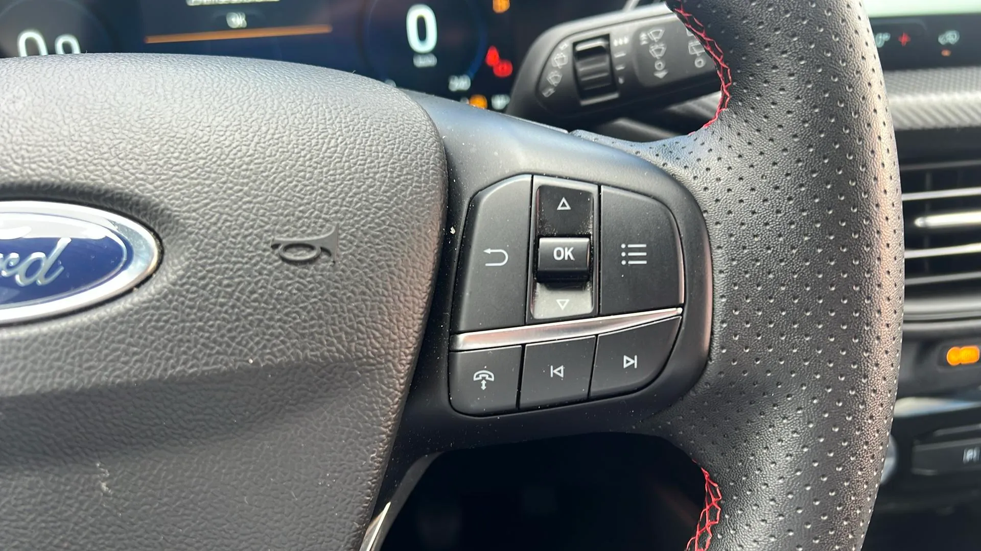 Ford Kuga ST-Line 1.5T EcoBoost - foto 13