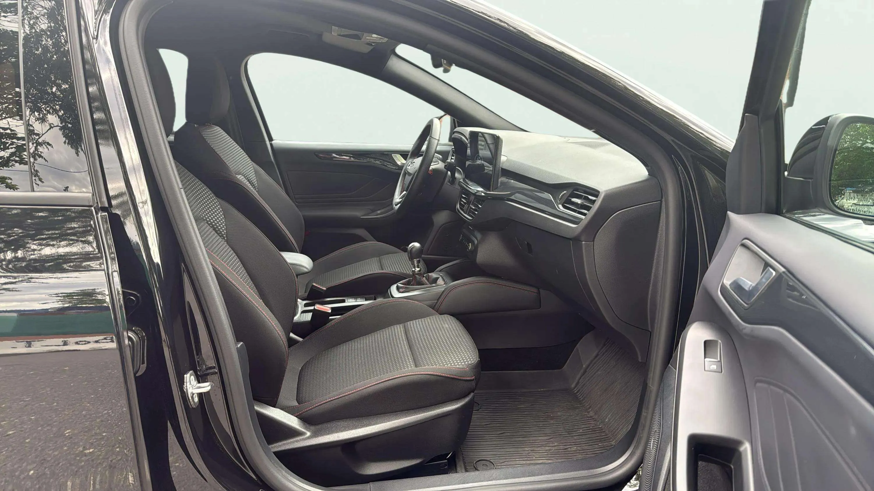 Ford Focus ST-Line X 1.0T EcoBoost mHEV - foto 11