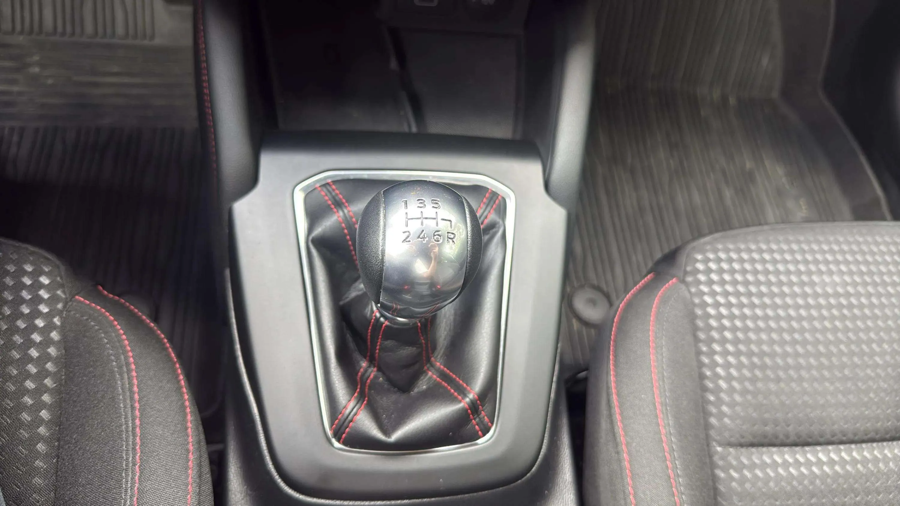 Ford Focus ST-Line X 1.0T EcoBoost mHEV - foto 28