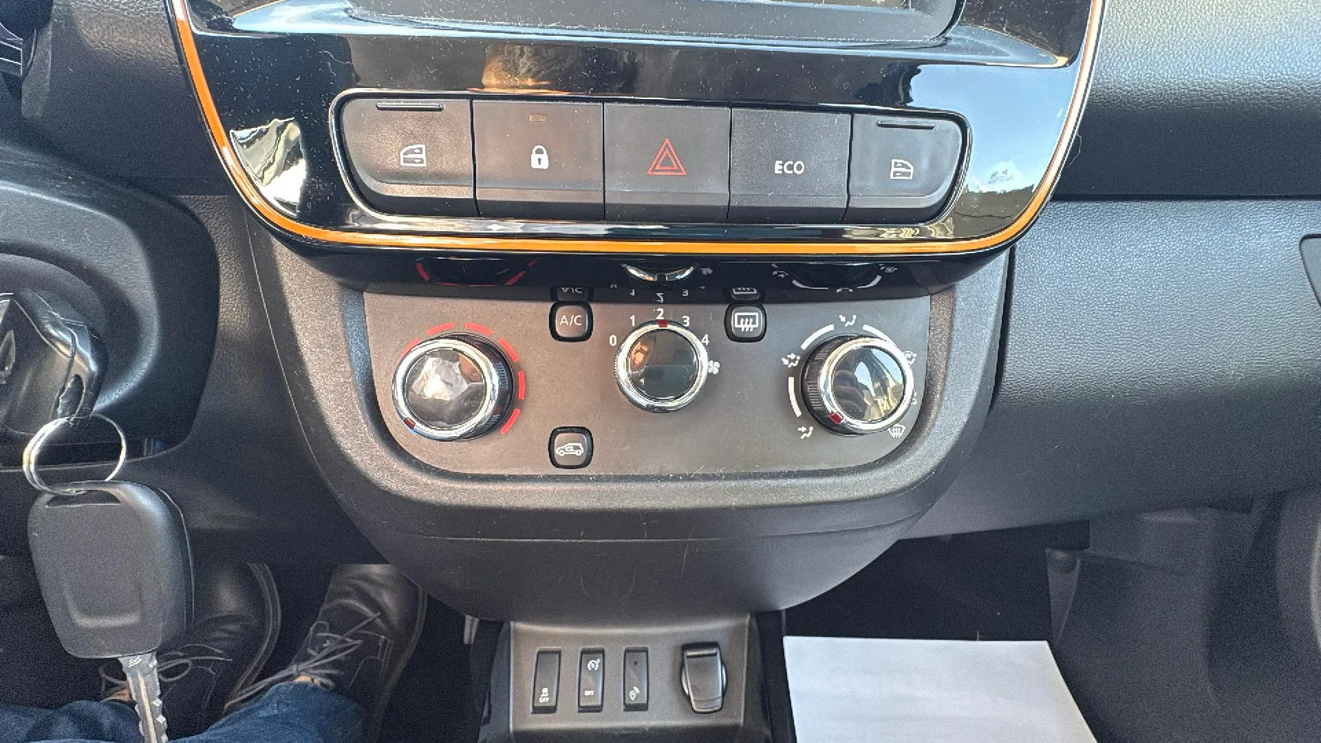 Dacia Spring Comfort Plus Electric - foto 23