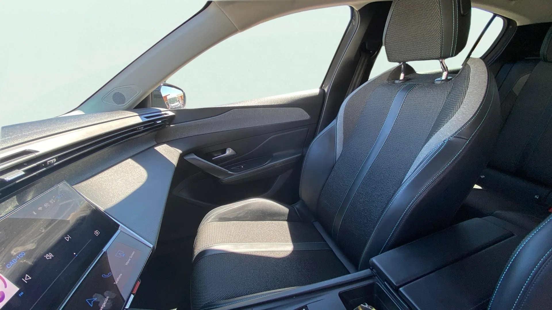 Peugeot 308 Allure BlueHDi 130 EAT8 - foto 13