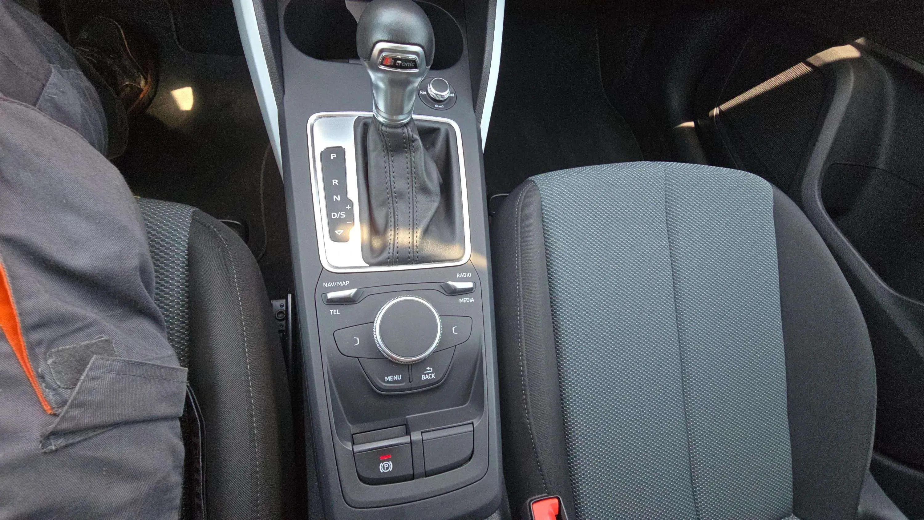 Audi Q2 Design 30 TDI S tronic - foto 24