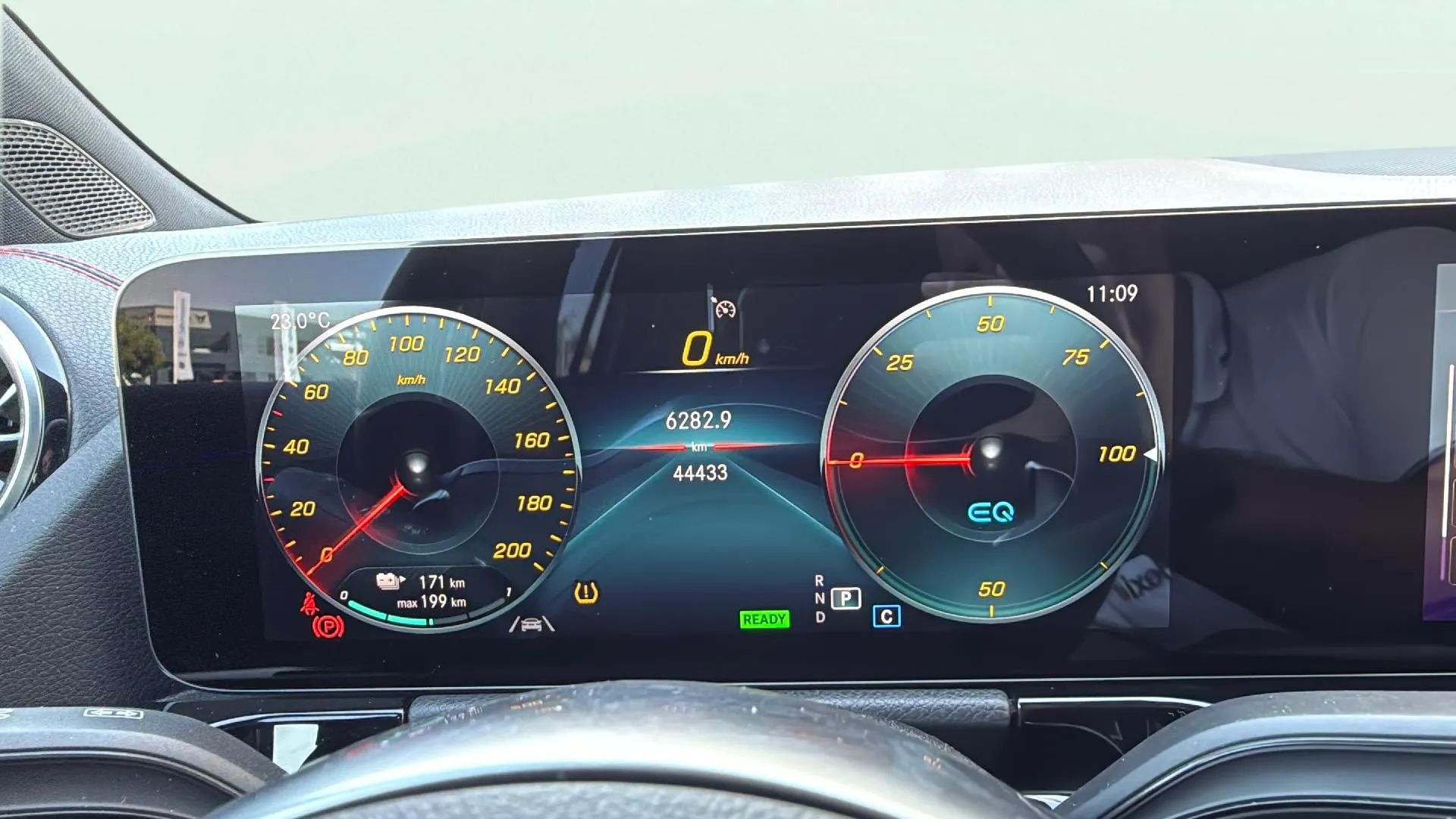 Mercedes-Benz EQA 250 - foto 11