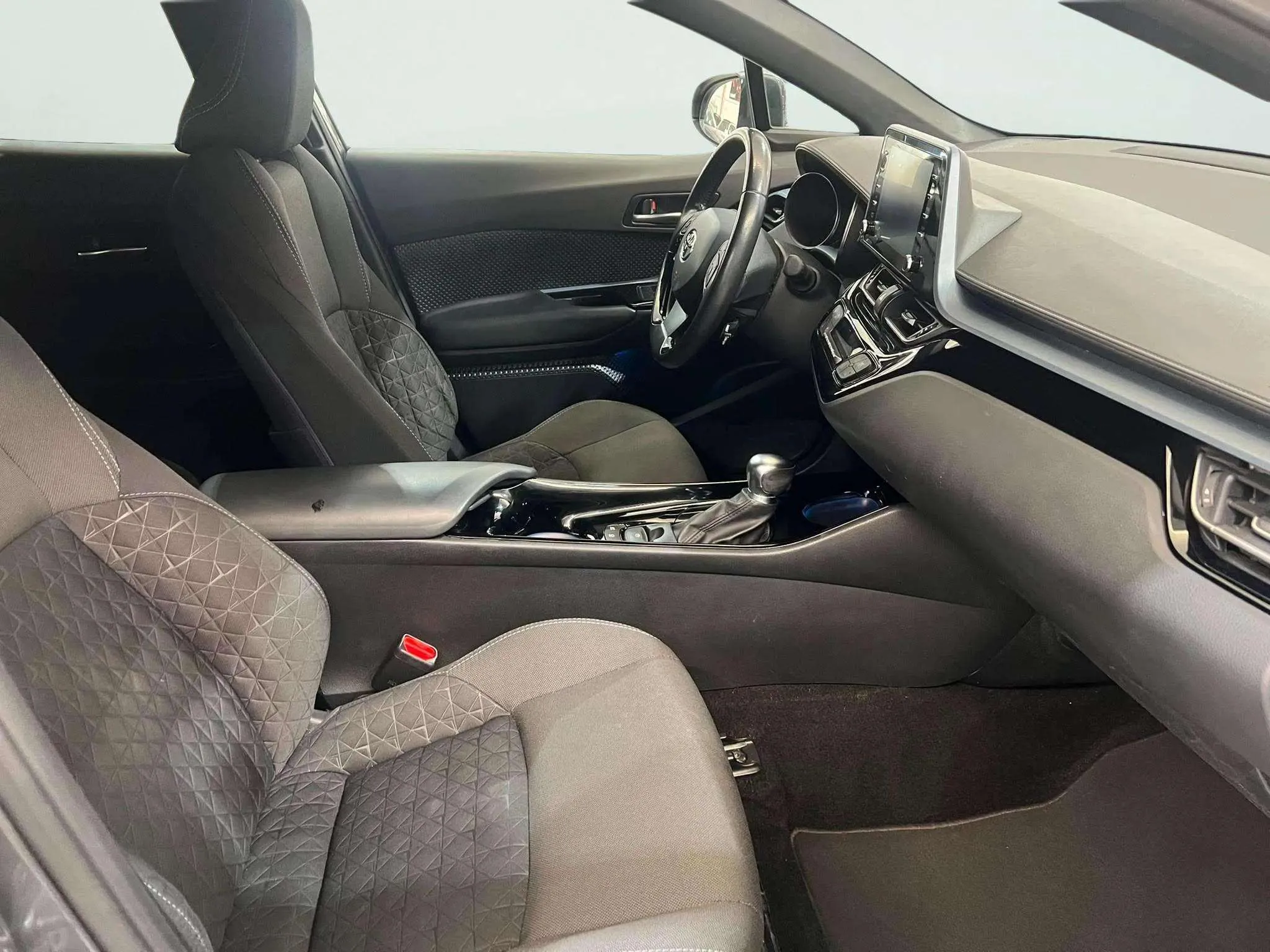 Toyota C-HR 1.8 125H Advance - foto 12