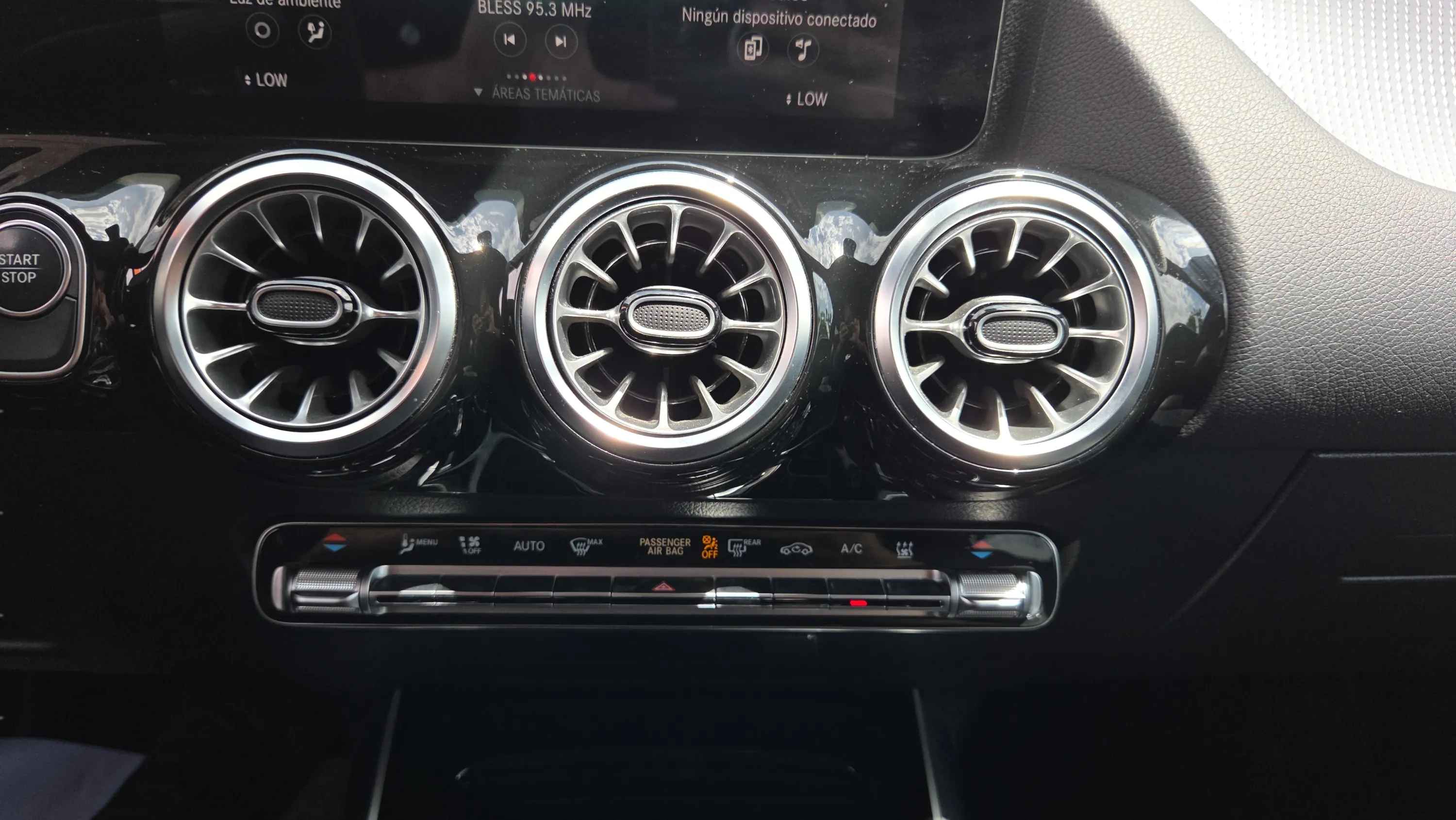 Mercedes-Benz EQA 300 4MATIC - foto 14