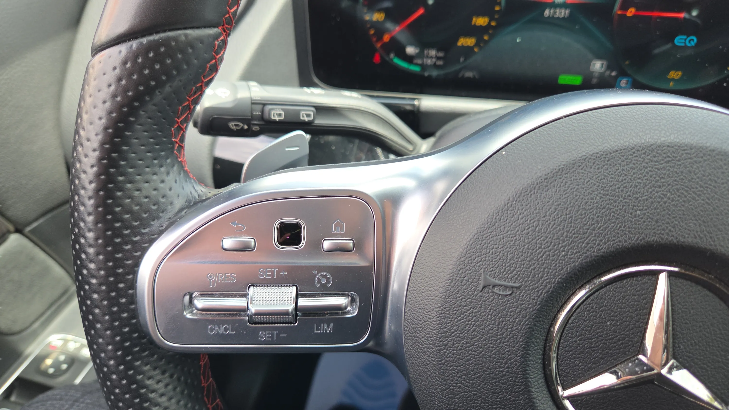 Mercedes-Benz EQA 300 4MATIC - foto 18