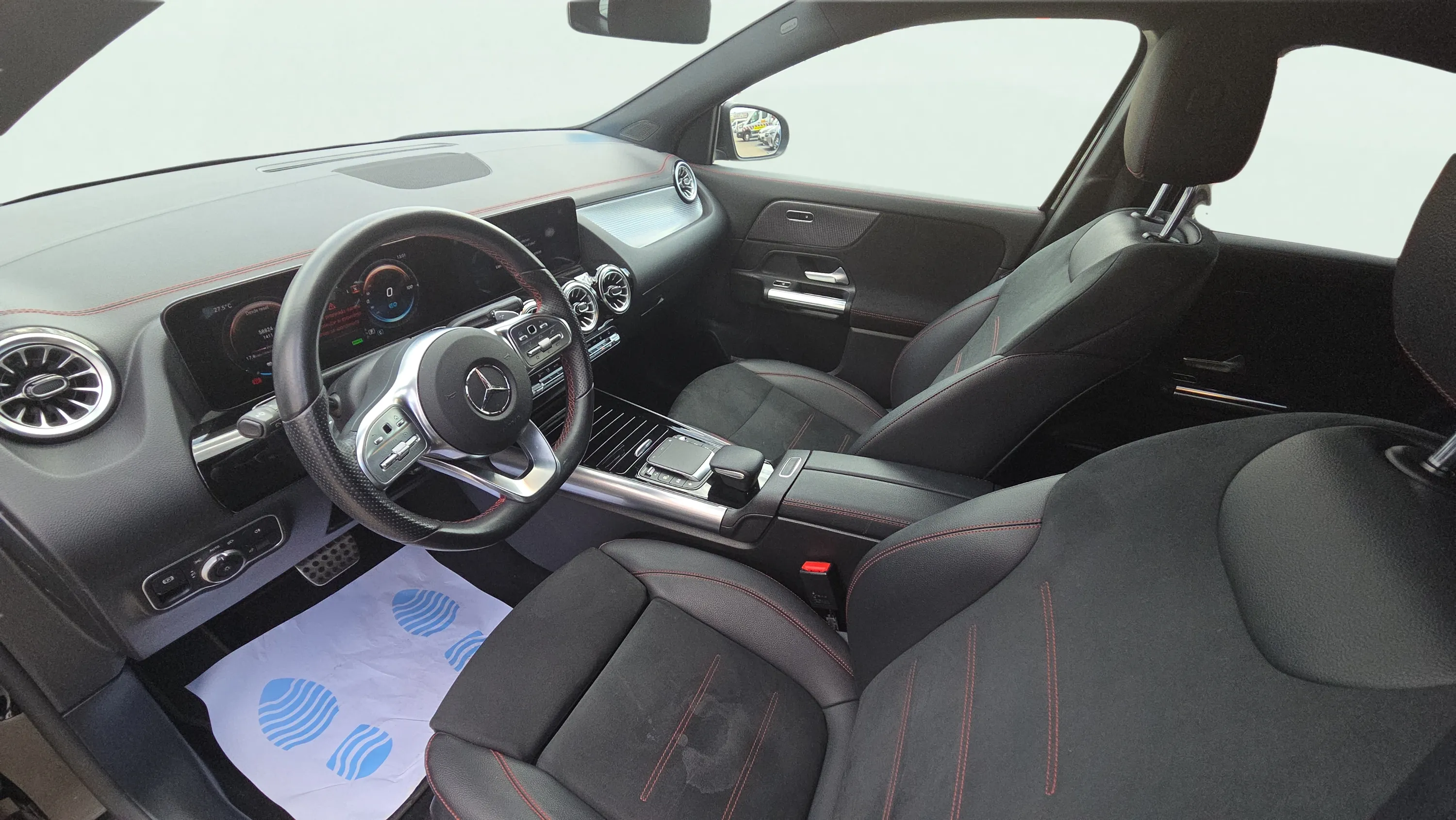 Mercedes-Benz EQA 300 4MATIC - foto 9