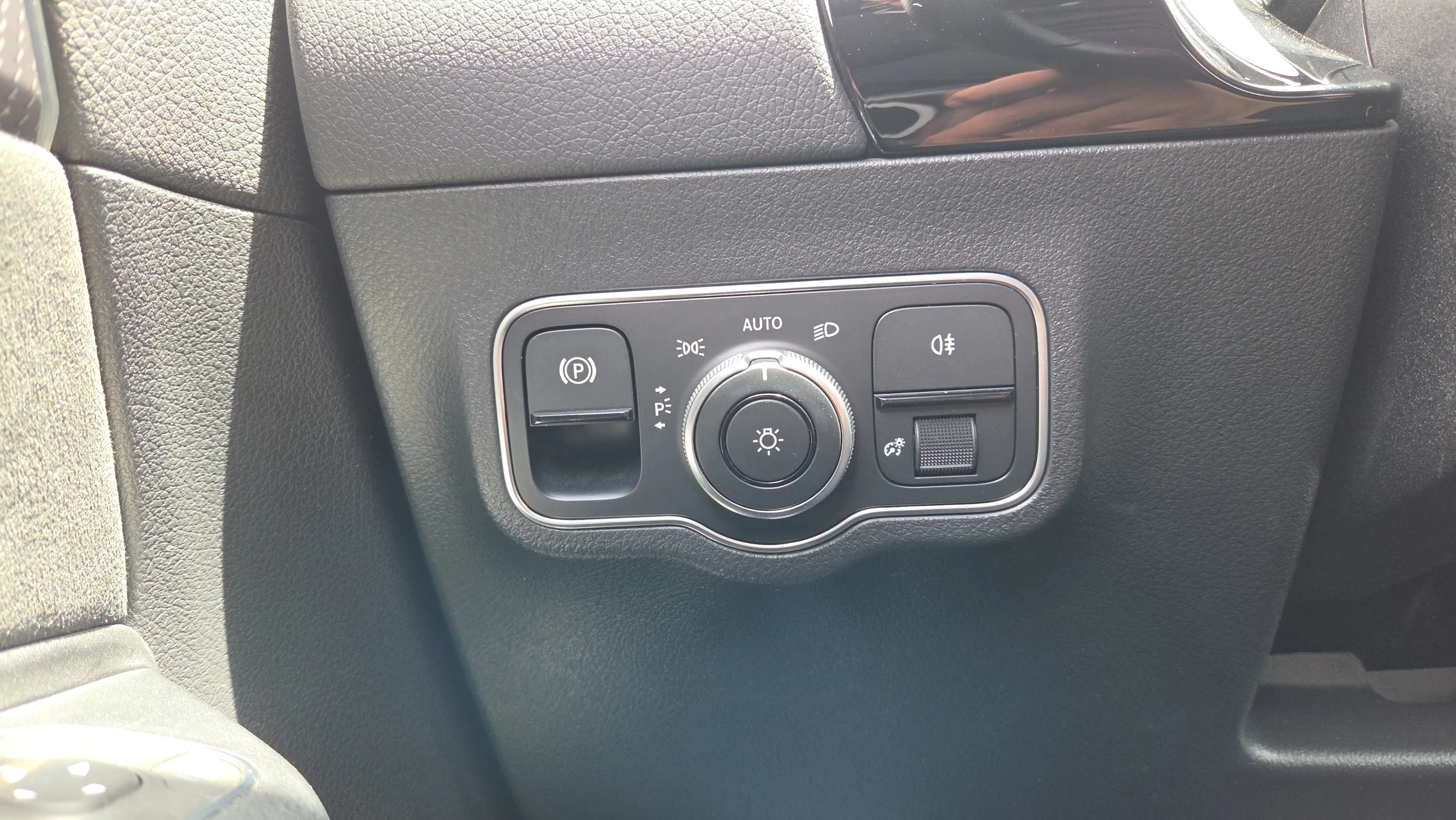 Mercedes-Benz EQA 300 4MATIC - foto 21