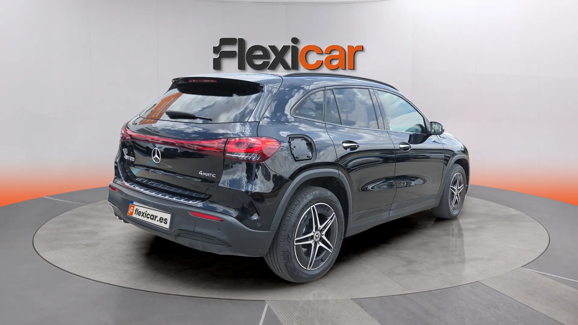 Mercedes-Benz EQA 300 4MATIC - foto 7