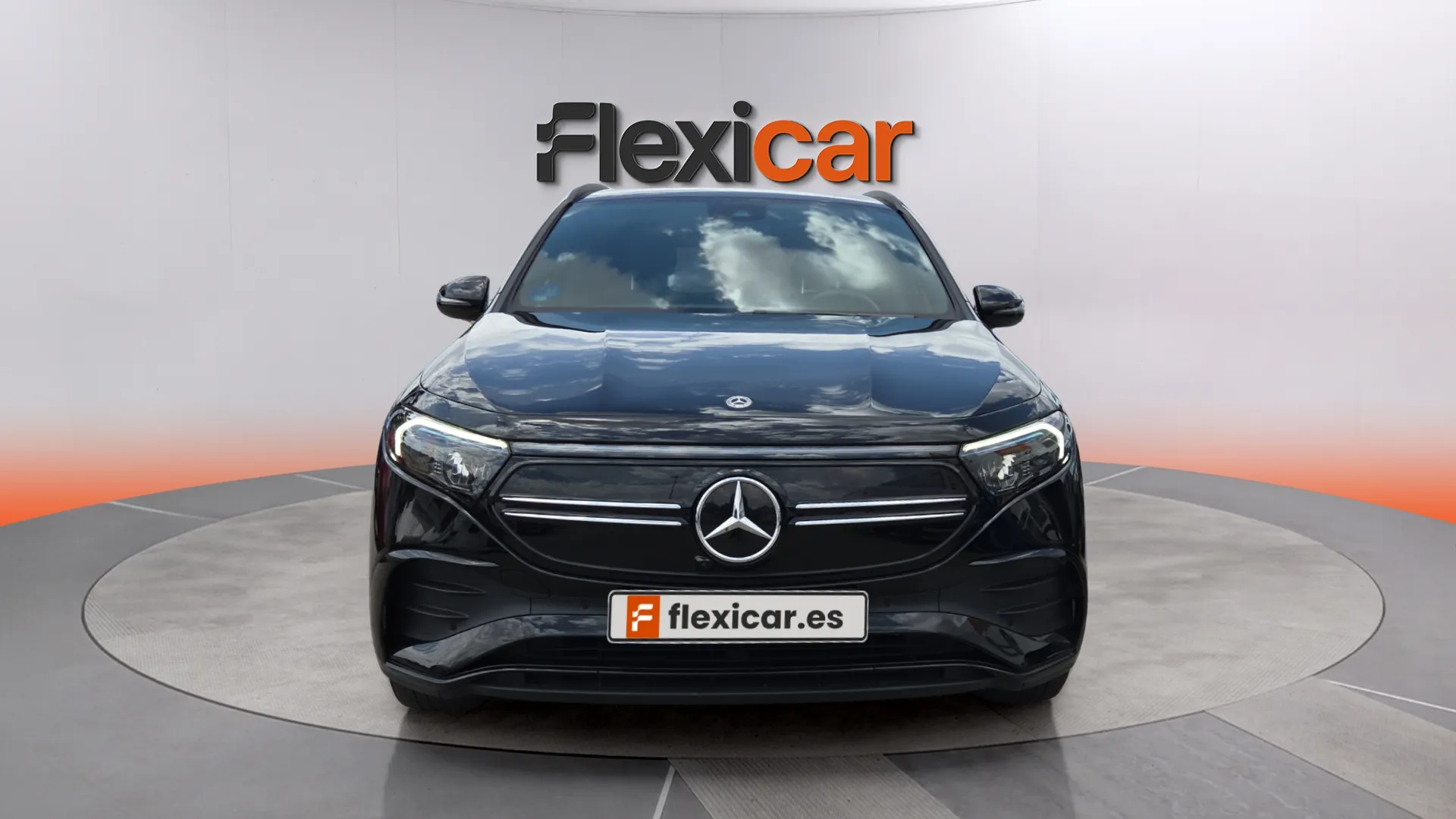 Mercedes-Benz EQA 300 4MATIC - foto 2
