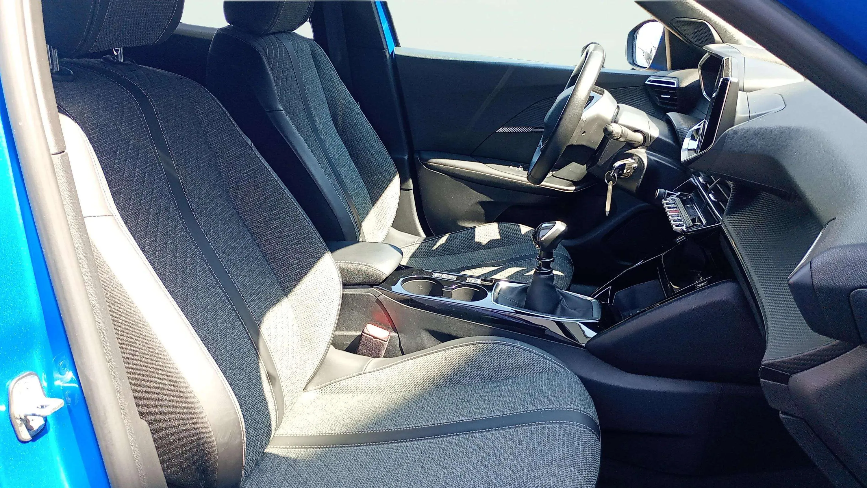 Peugeot 2008 Allure Pack PureTech 100 - foto 15