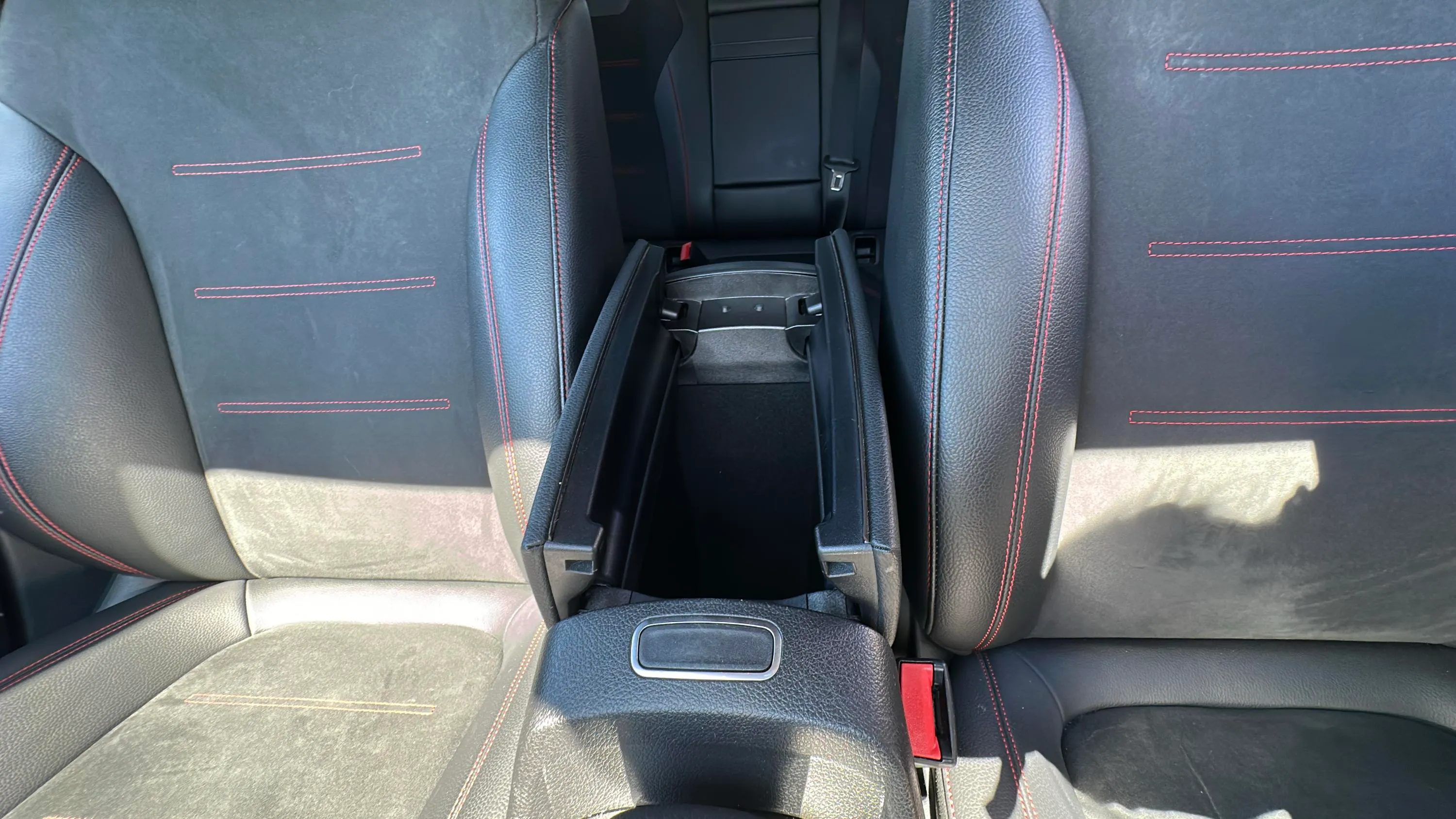 Mercedes-Benz EQA 250 - foto 24