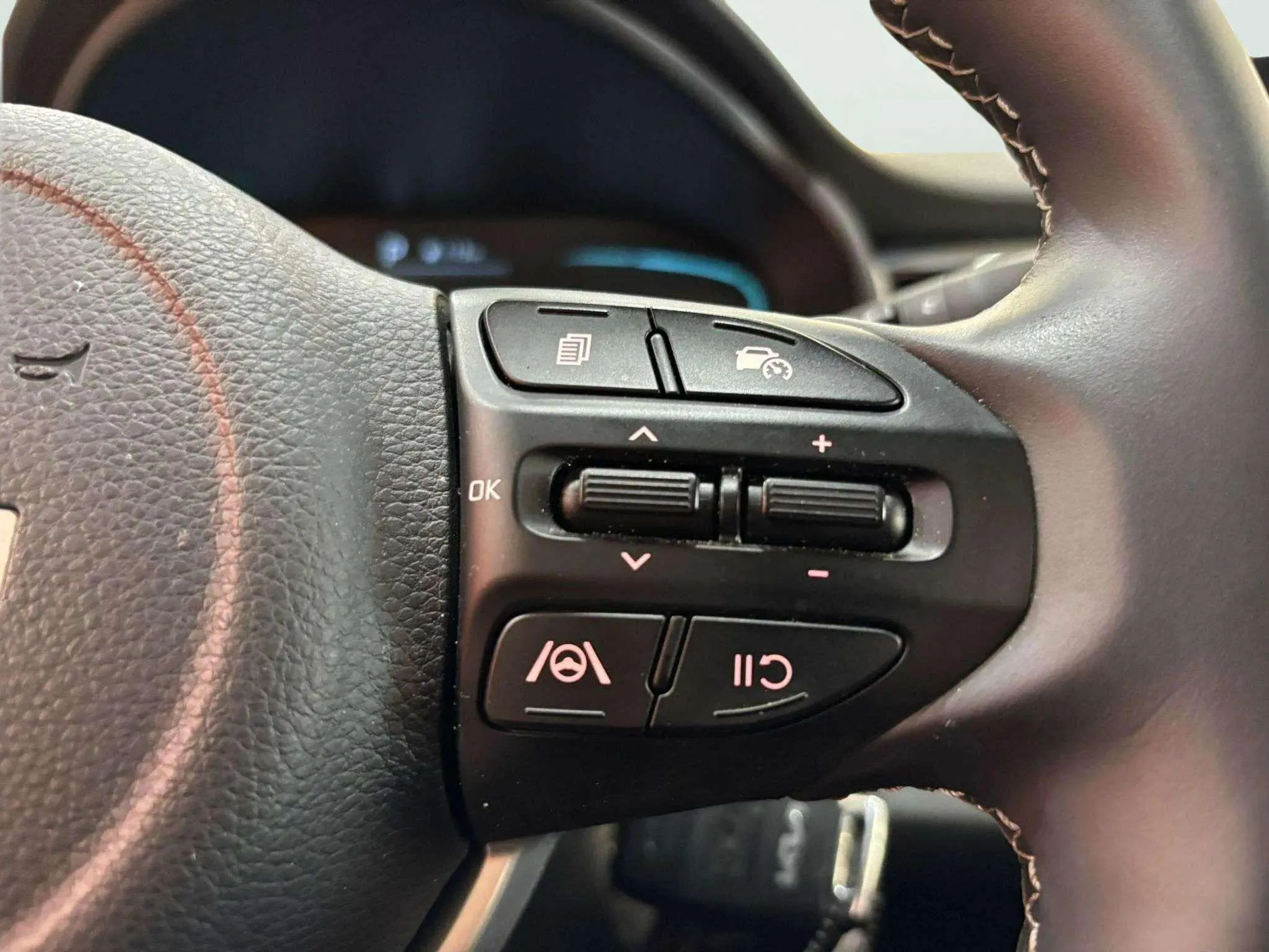 Kia Stonic 1.0 T-GDi MHEV Drive DCT - foto 9