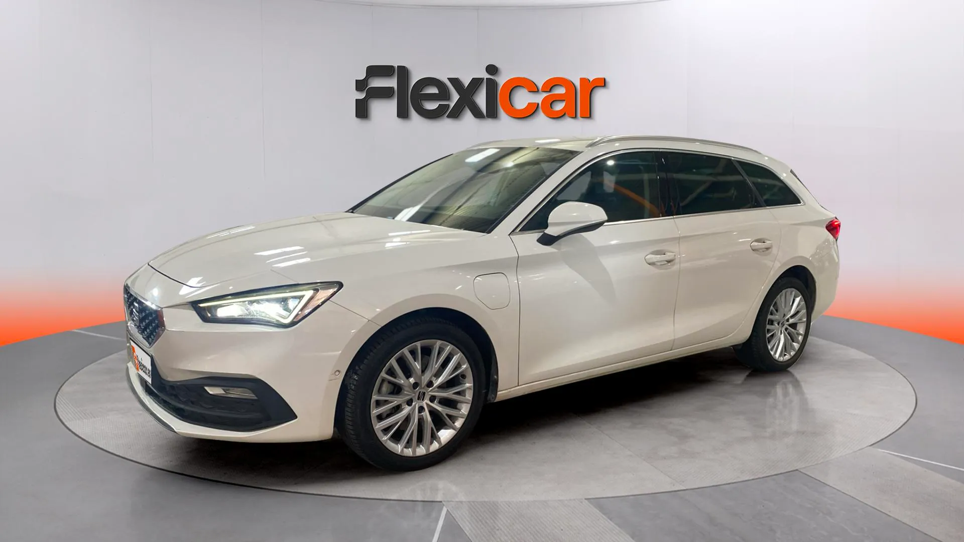 SEAT León 1.4 e-Hybrid DSG-6 Xcellence Go L - foto 2