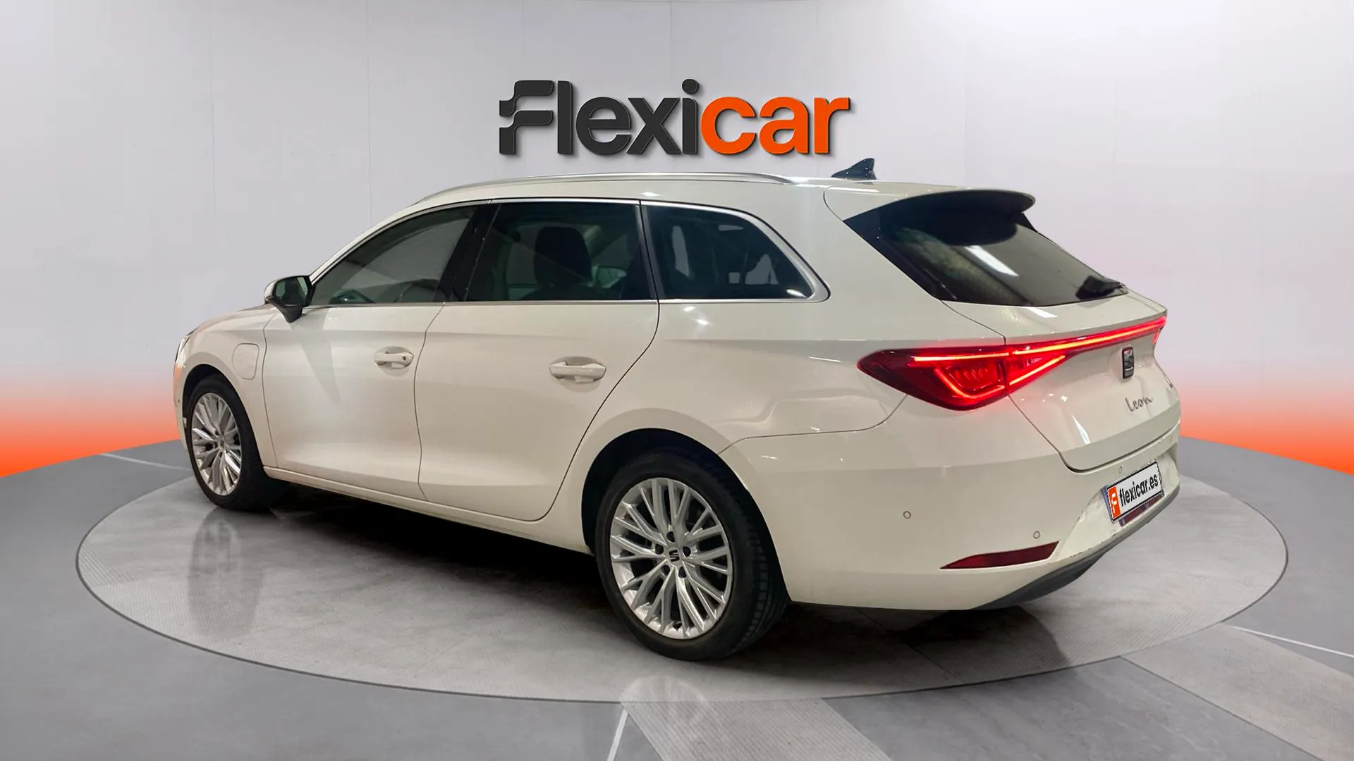 SEAT León 1.4 e-Hybrid DSG-6 Xcellence Go L - foto 4