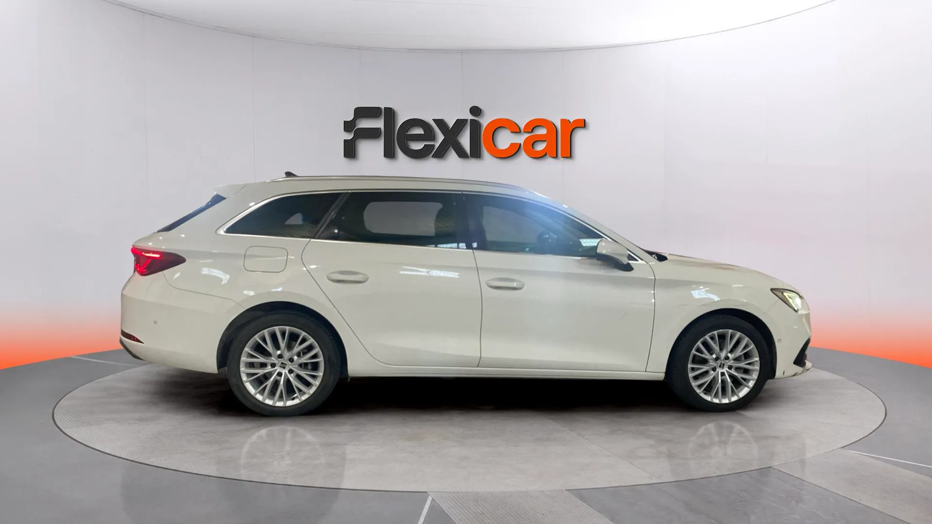 SEAT León 1.4 e-Hybrid DSG-6 Xcellence Go L - foto 7