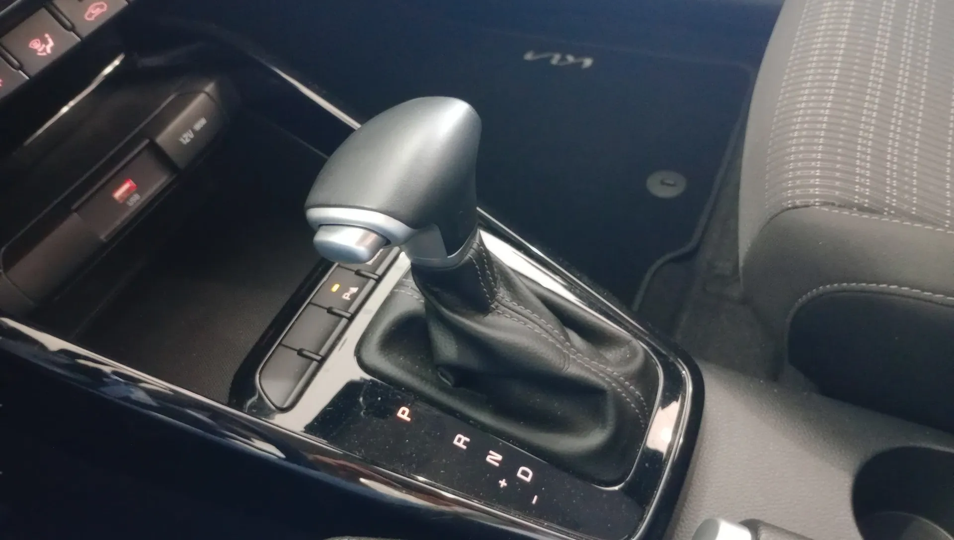 Kia Stonic 1.0 T-GDi MHEV Drive DCT - foto 18