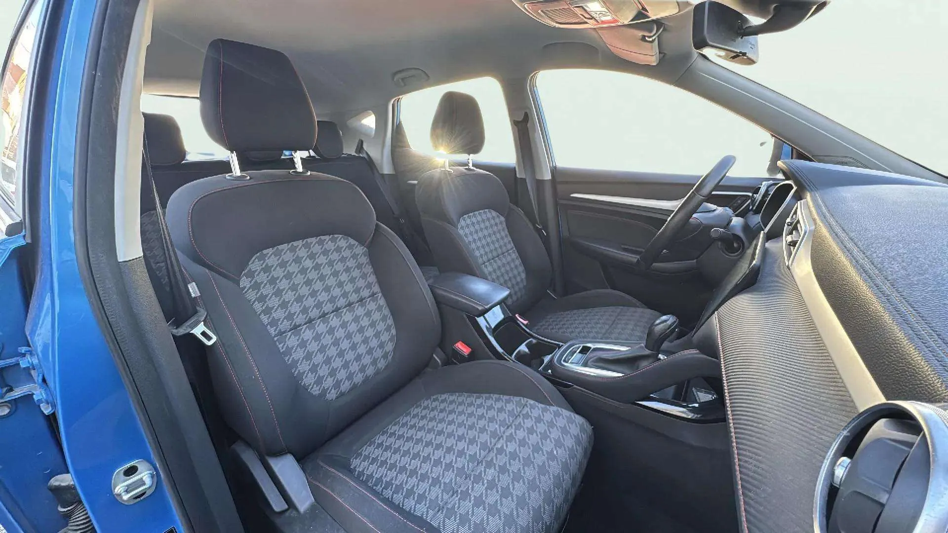 MG ZS 1.0T Luxury - foto 13