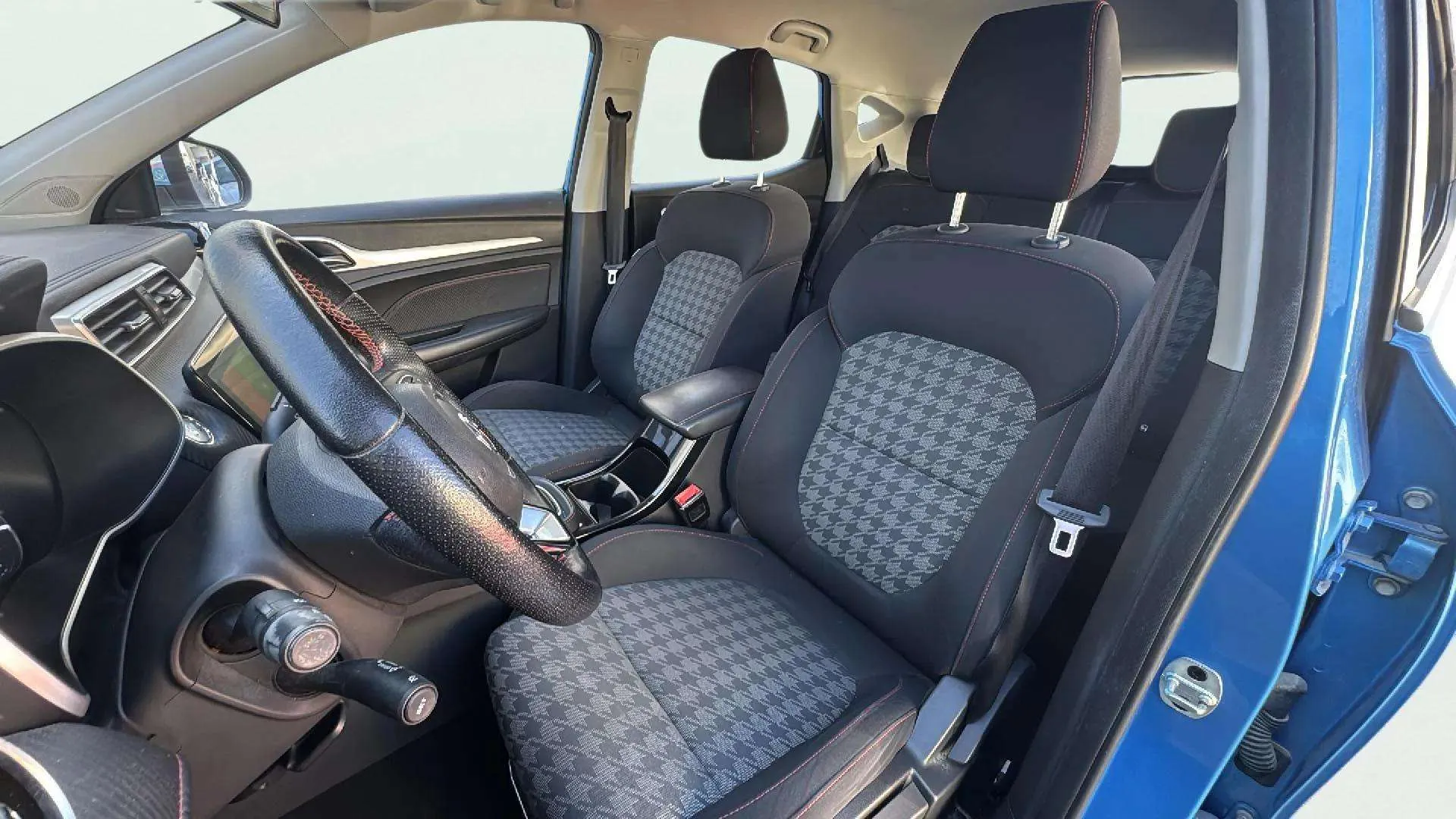 MG ZS 1.0T Luxury - foto 14