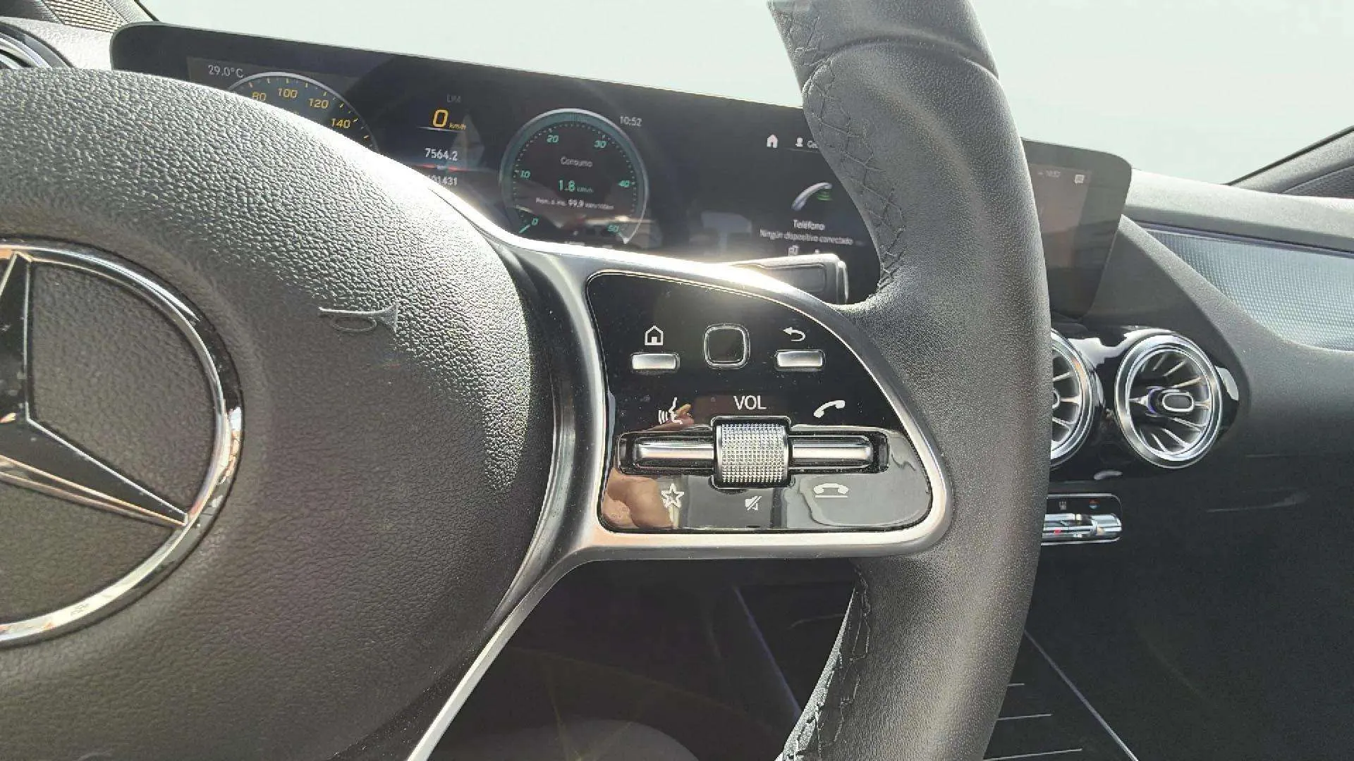 Mercedes-Benz EQA 250 - foto 12
