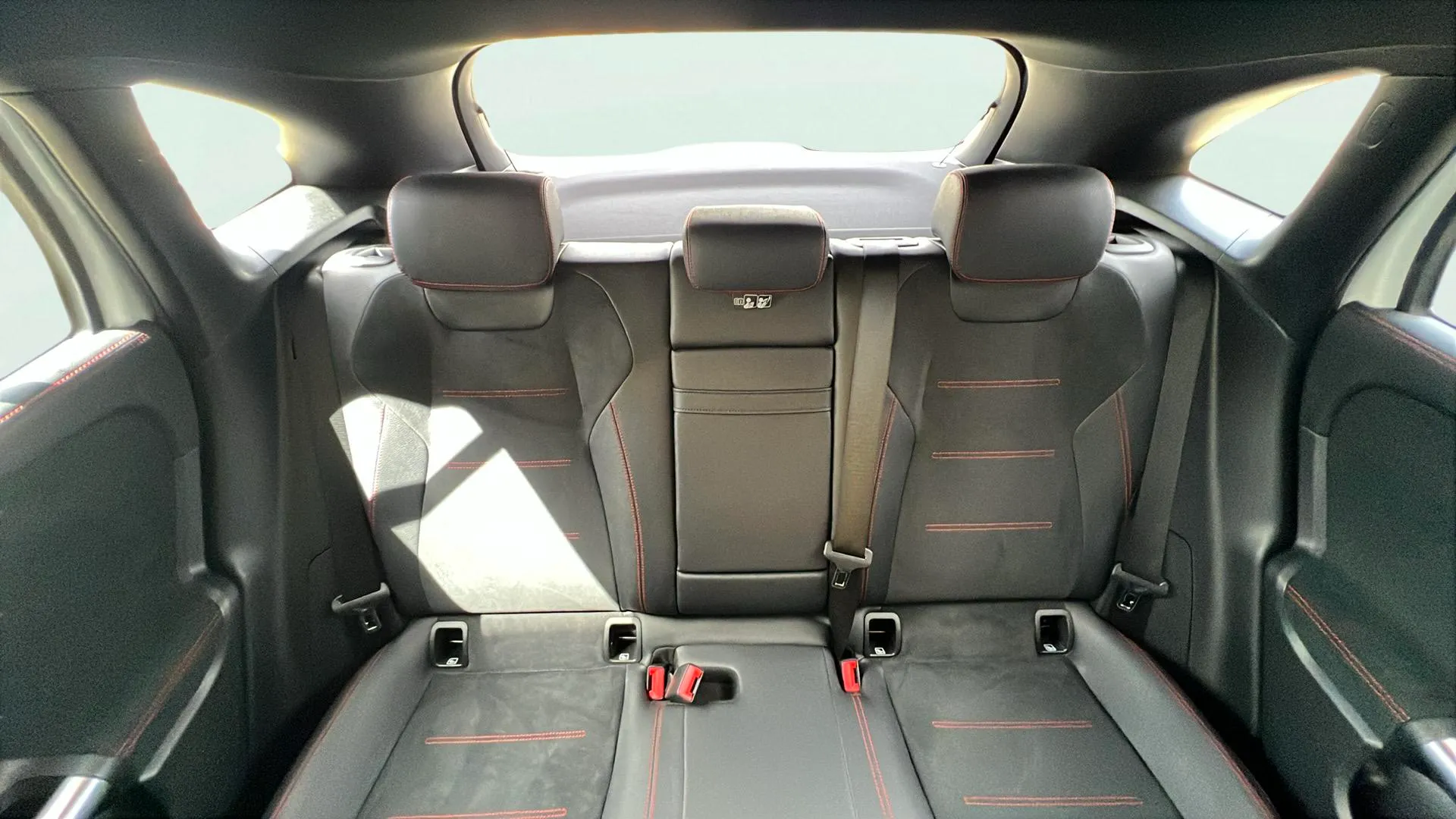 Mercedes-Benz EQA 250 - foto 15