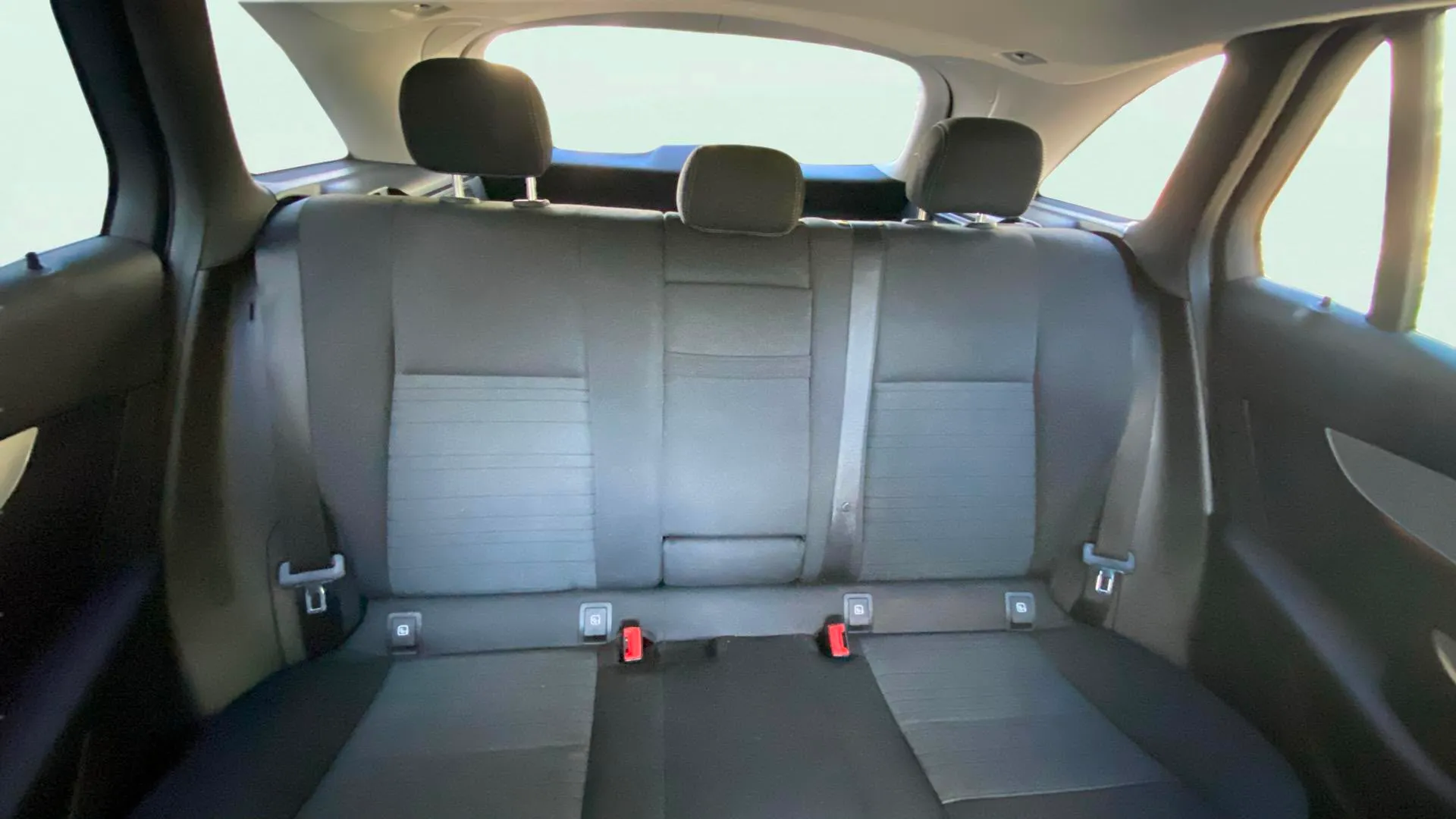 Mercedes-Benz GLC 250 4MATIC - foto 23
