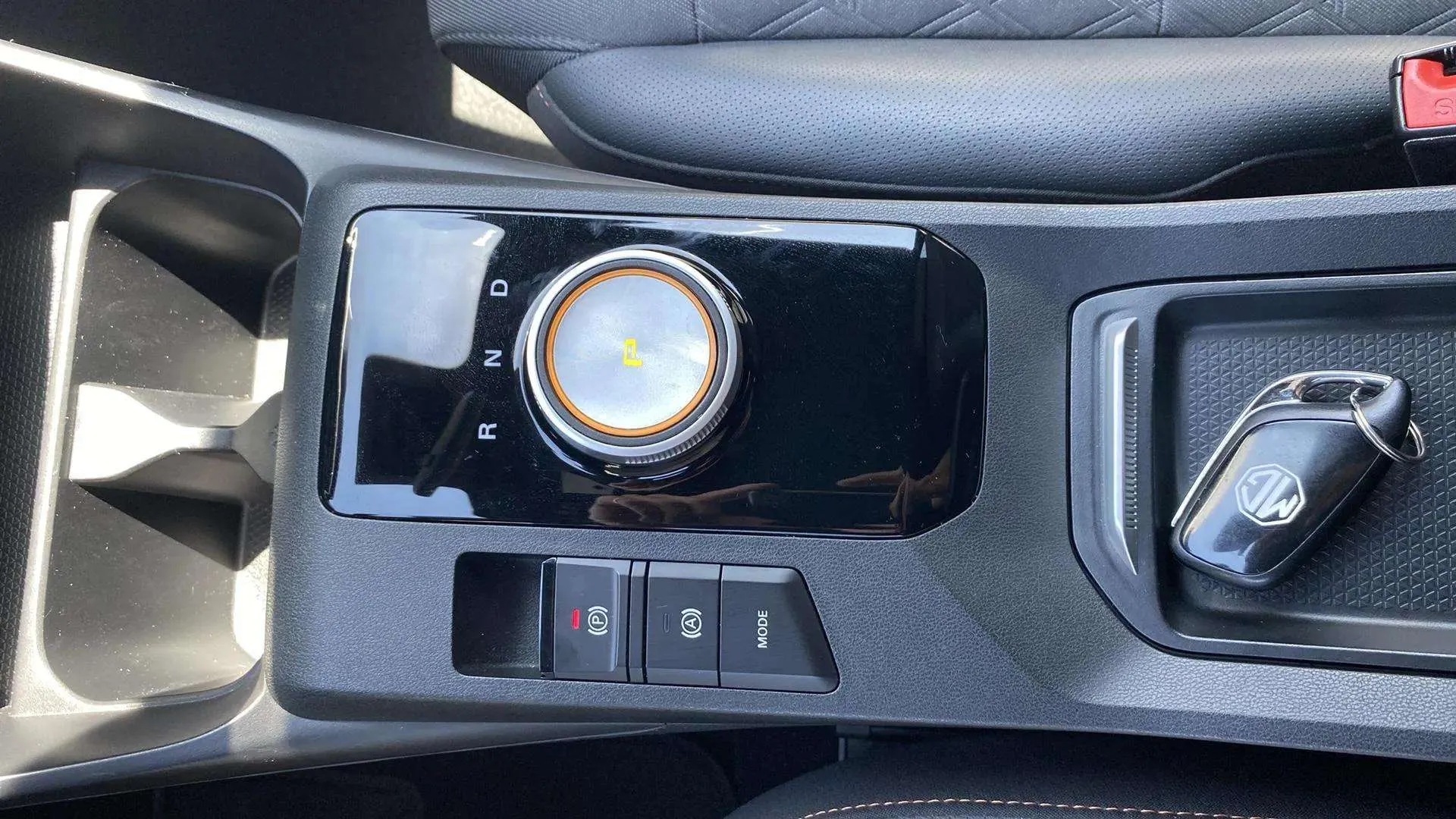 MG MG3 Hybrid+ Luxury - foto 24