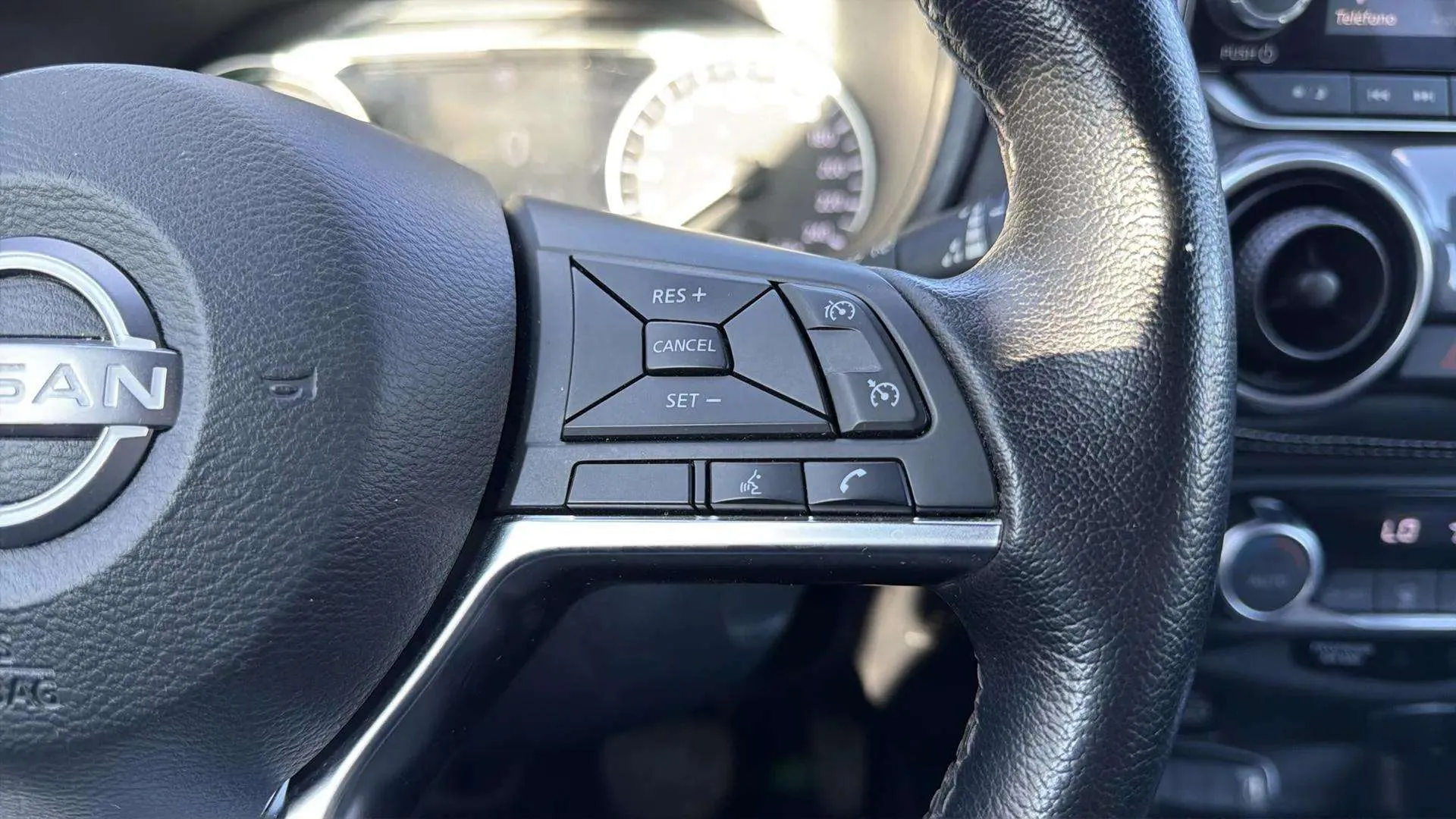 Nissan Juke 1.6 Hybrid N-Connecta - foto 12