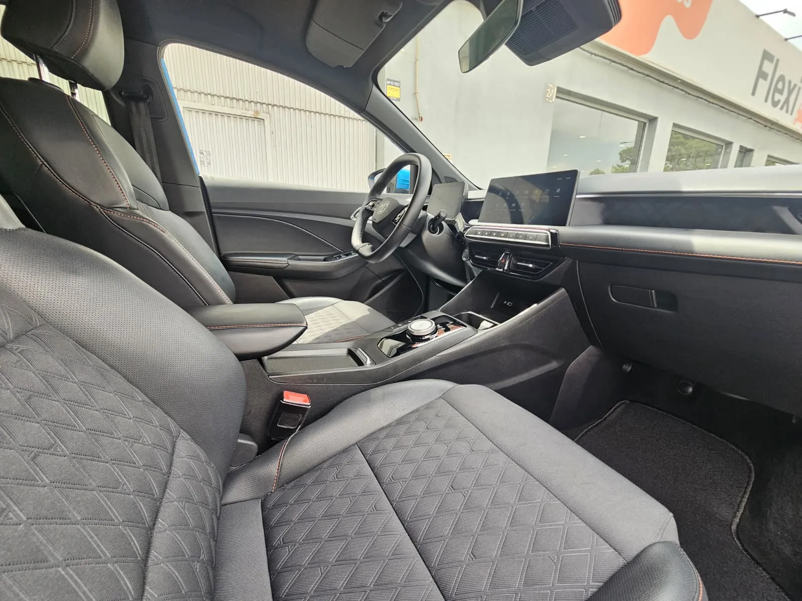 MG MG3 Hybrid+ Luxury - foto 16