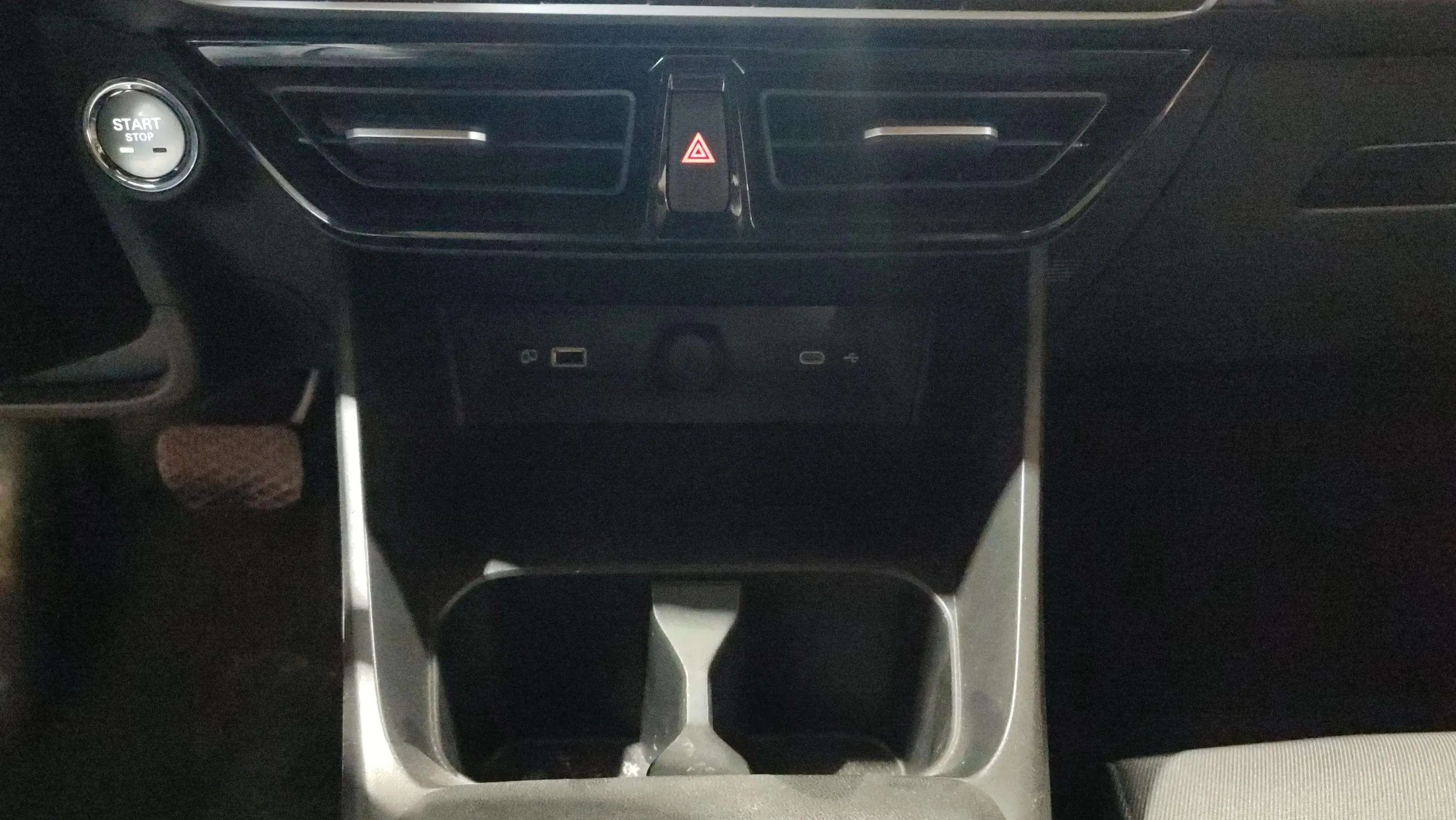 MG MG3 Hybrid+ Luxury MY24 - foto 17