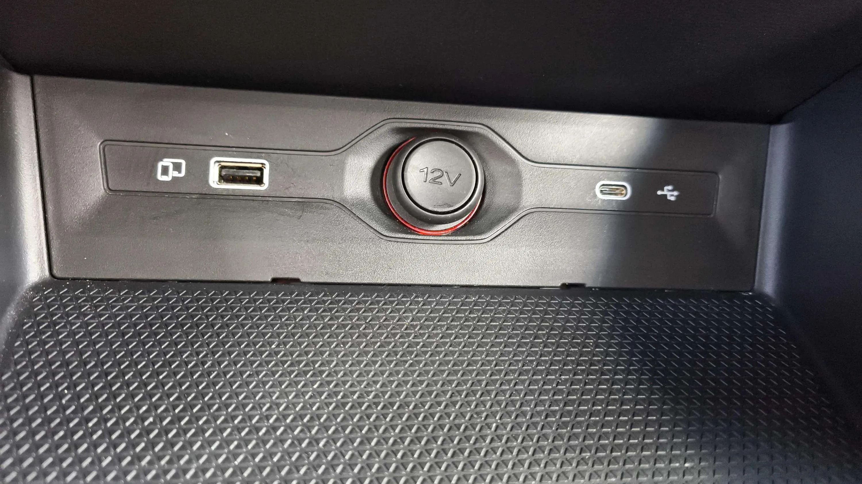 MG MG3 Hybrid+ Luxury - foto 25