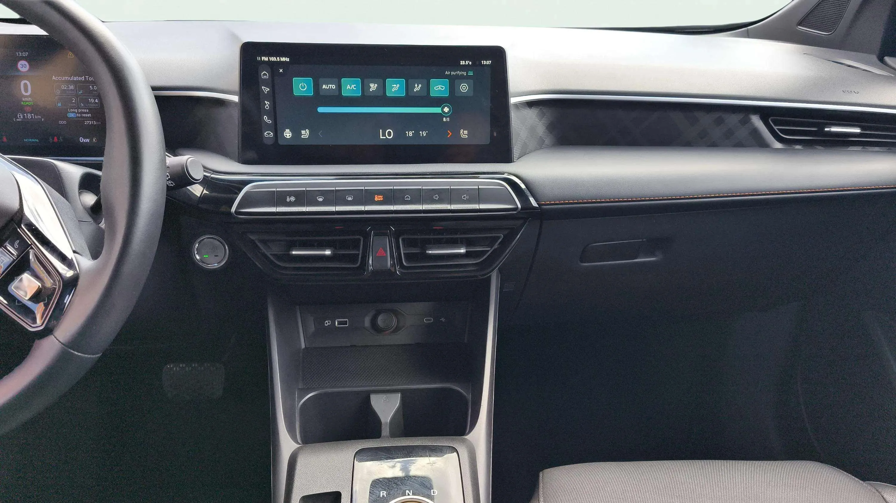 MG MG3 Hybrid+ Luxury - foto 23