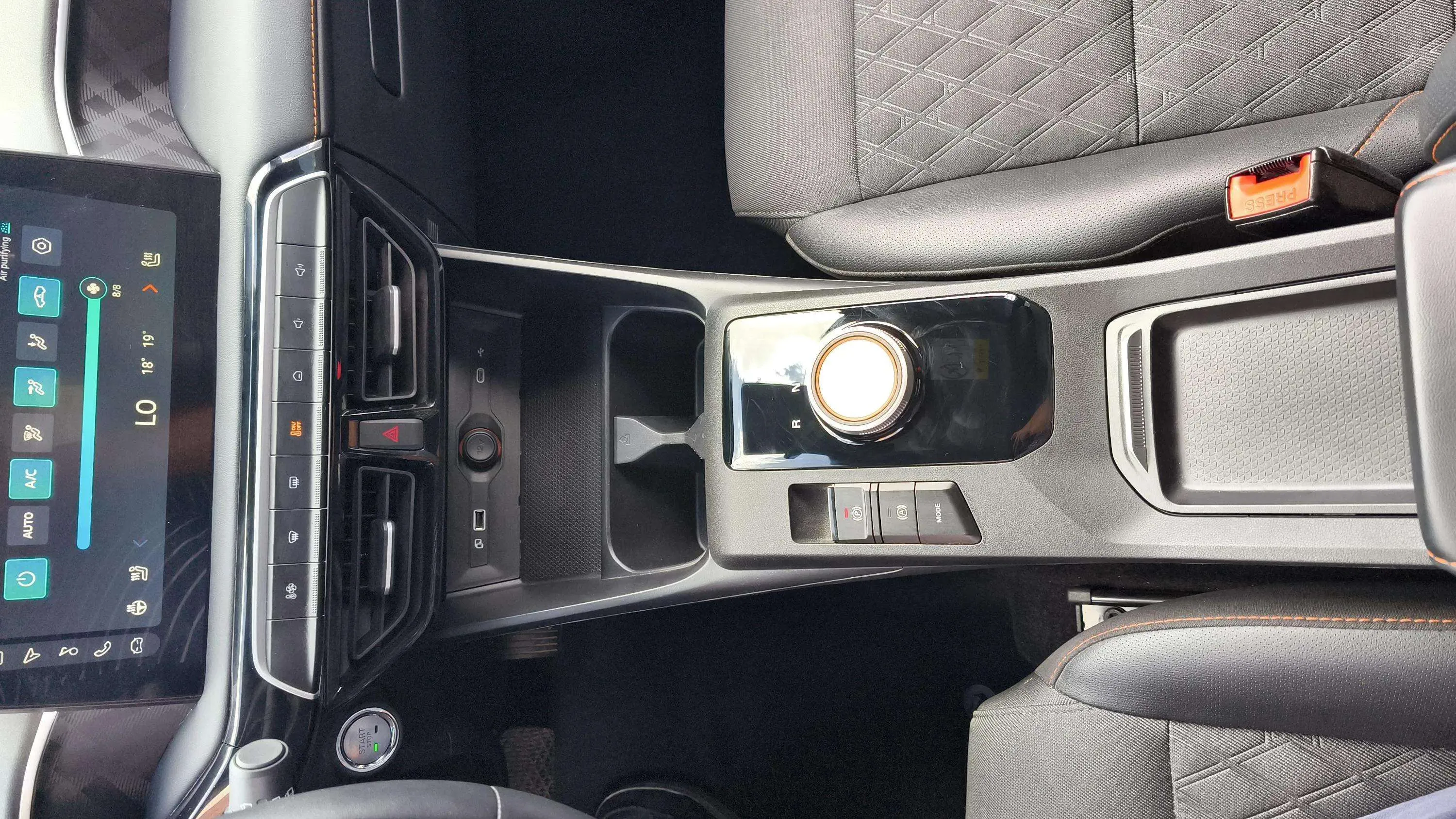 MG MG3 Hybrid+ Luxury - foto 24