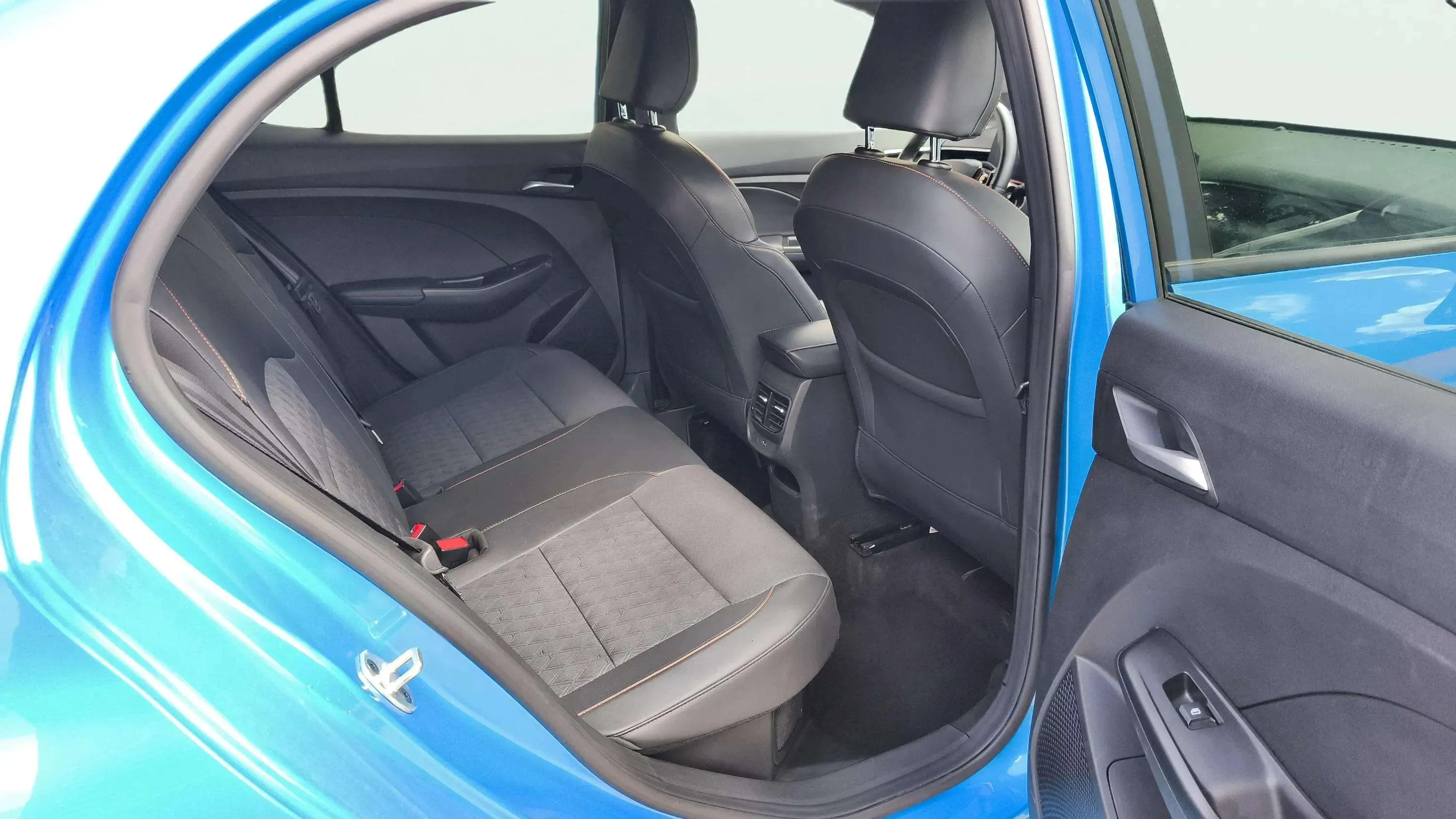MG MG3 Hybrid+ Luxury - foto 28