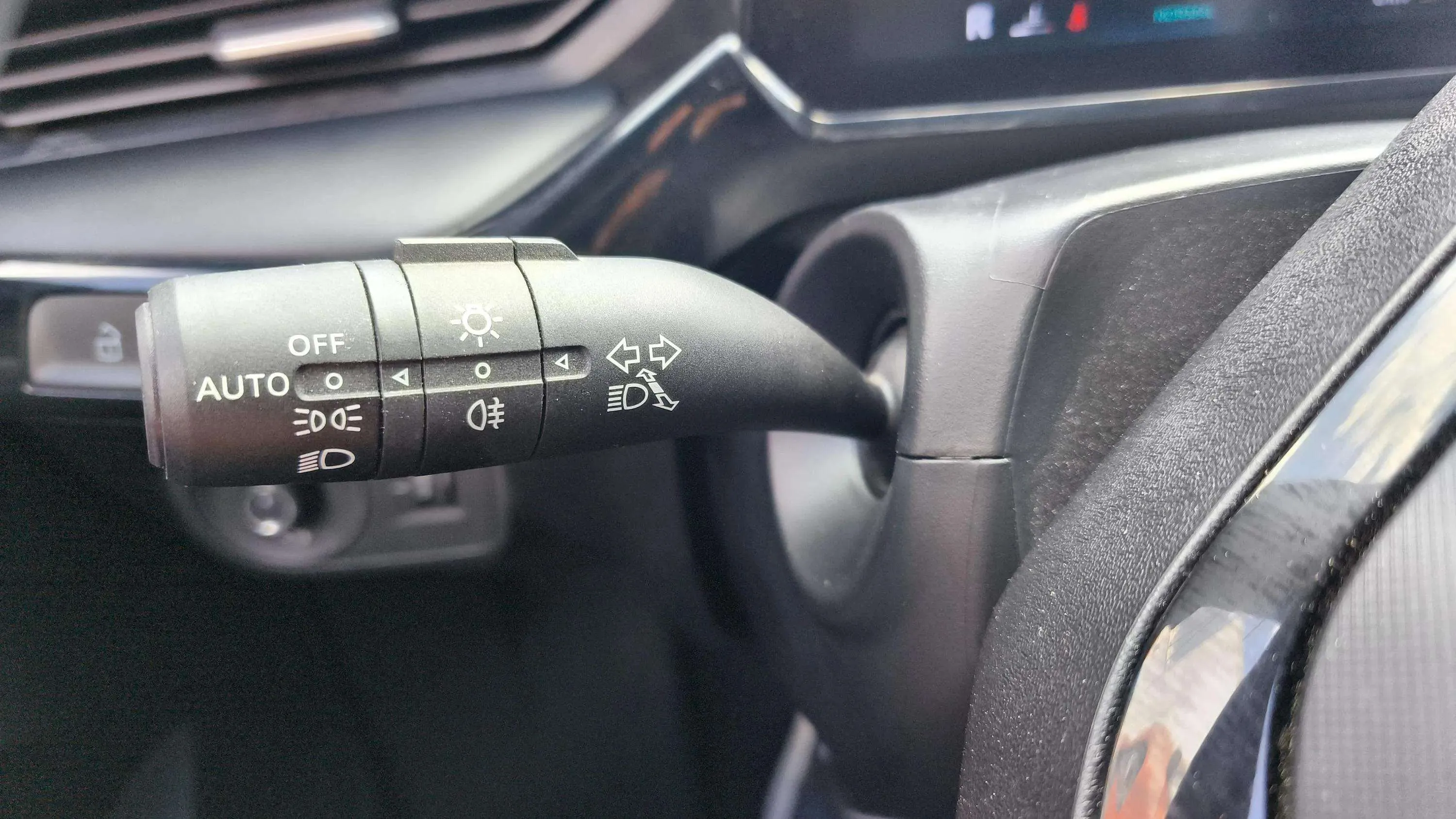 MG MG3 Hybrid+ Luxury - foto 22