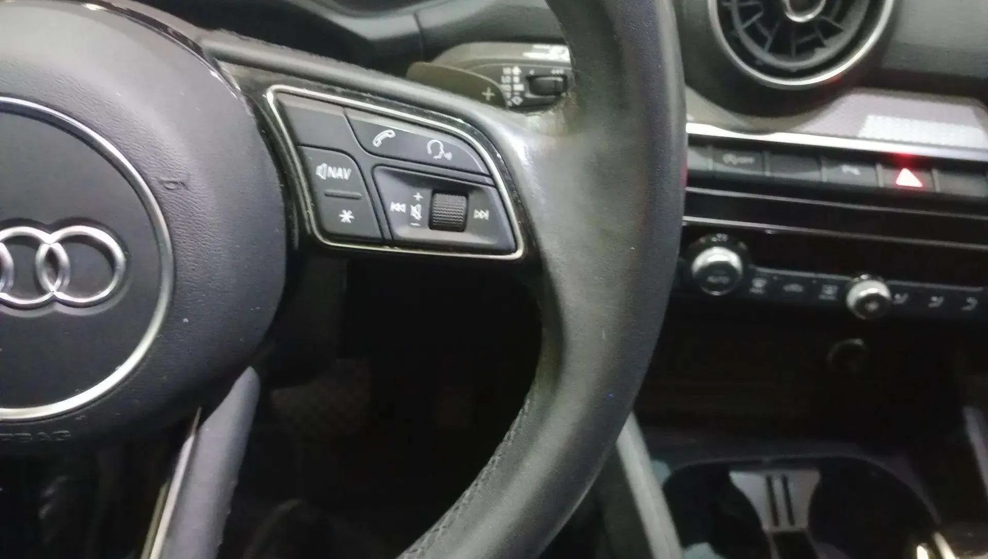 Audi Q2 Advanced 30 TDI S tronic - foto 8