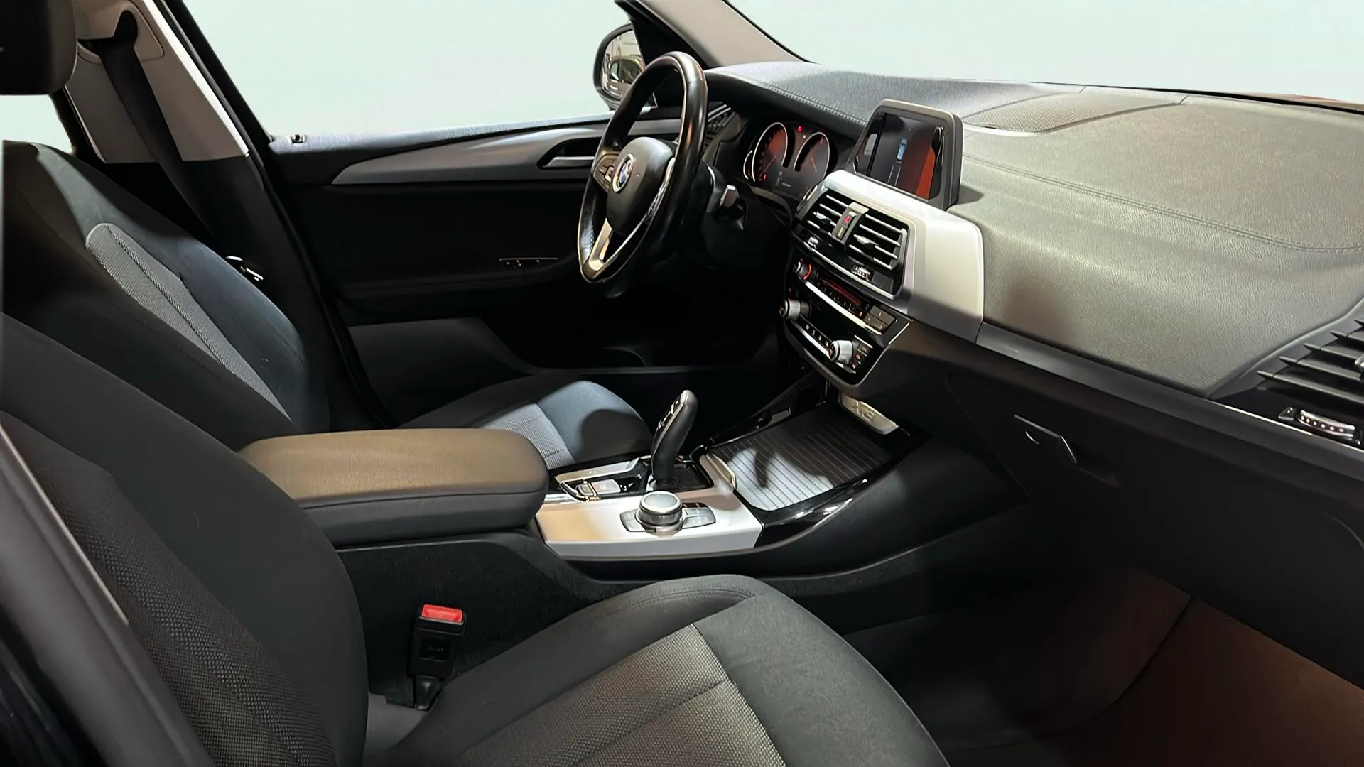 BMW X3 sDrive18d - foto 15