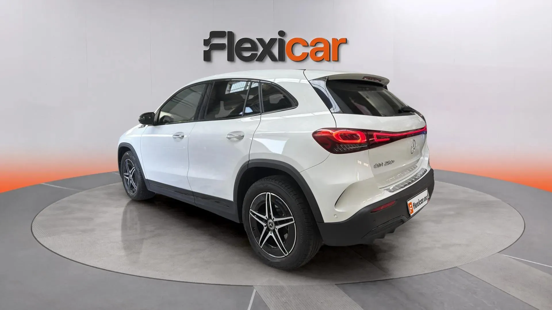 Mercedes-Benz EQA 250 - foto 11
