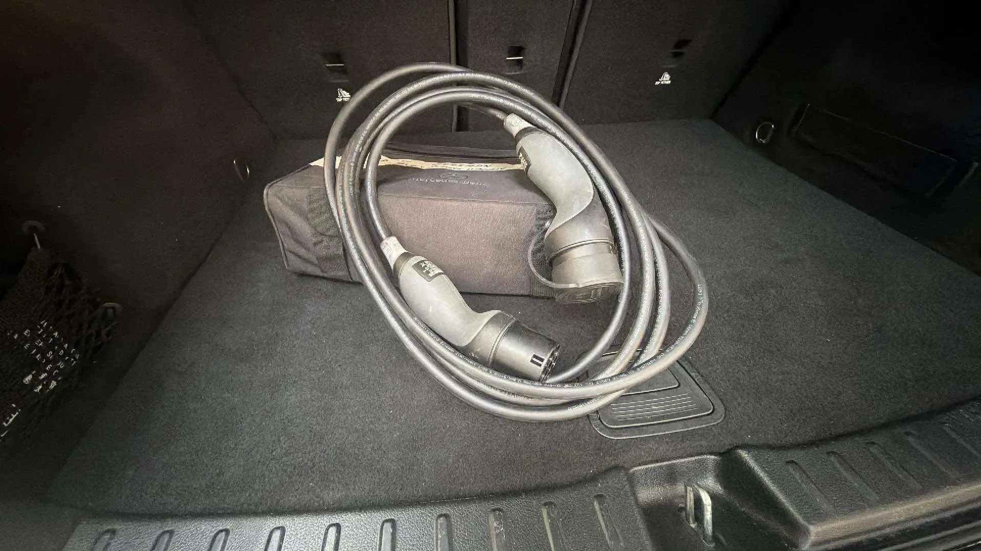 Mercedes-Benz EQA 250 - foto 28