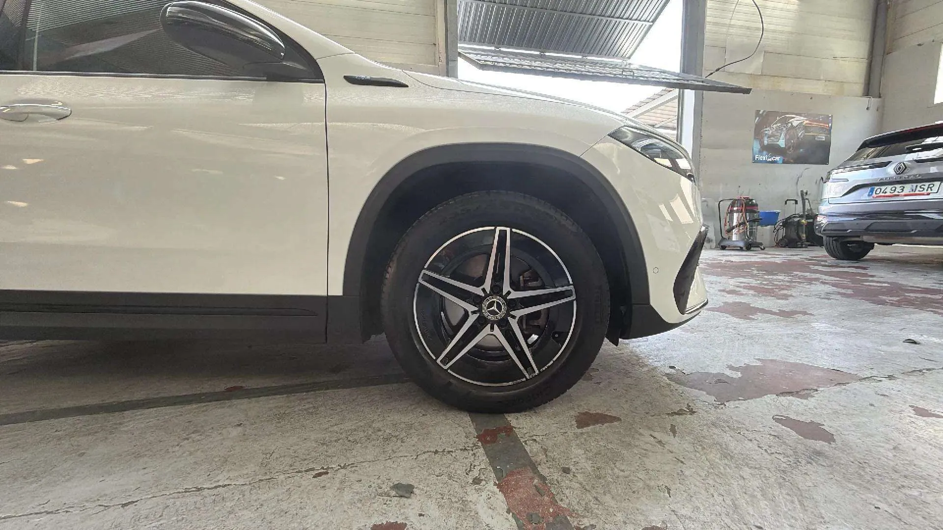 Mercedes-Benz EQA 250 - foto 14