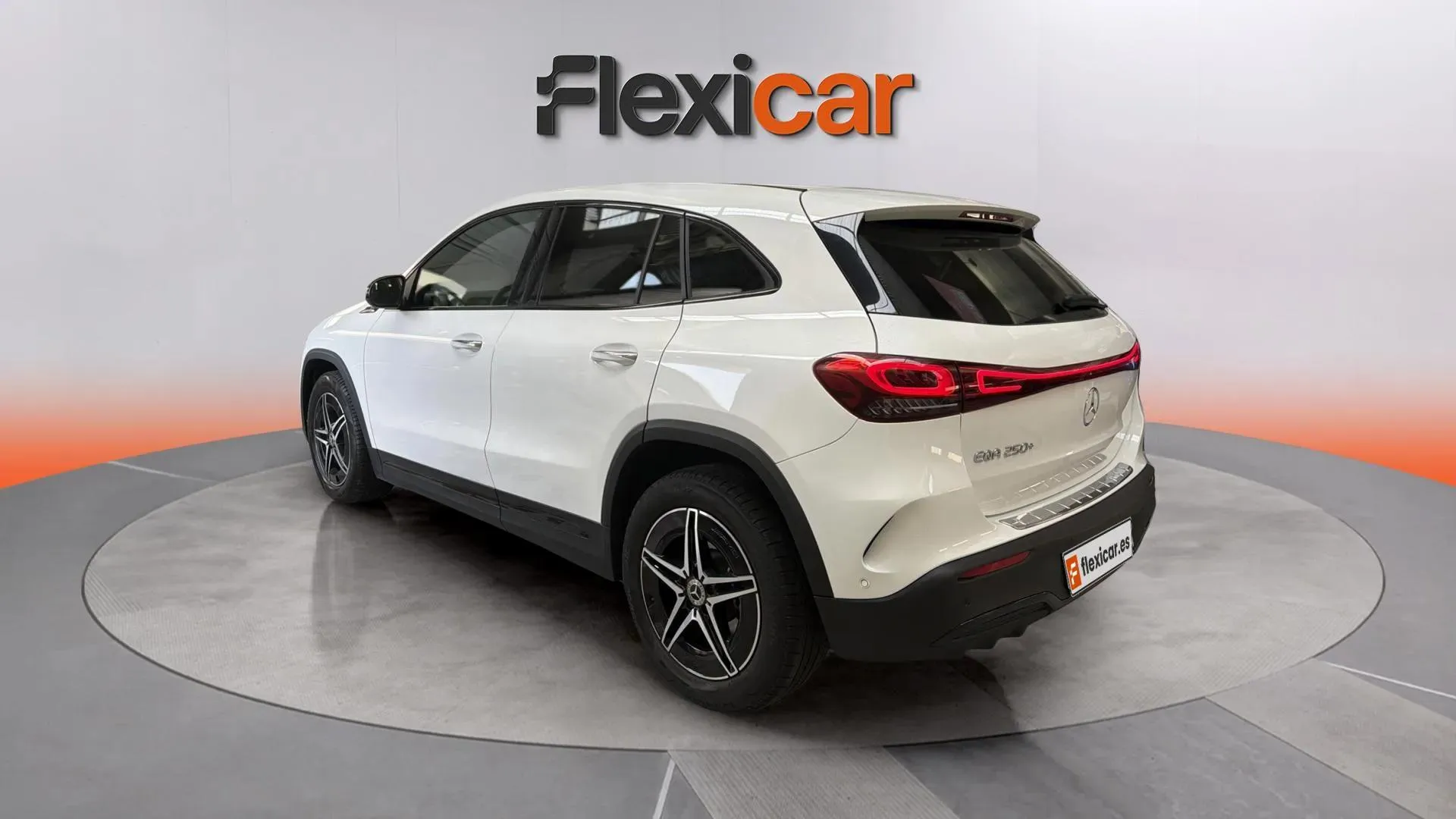 Mercedes-Benz EQA 250 - foto 10