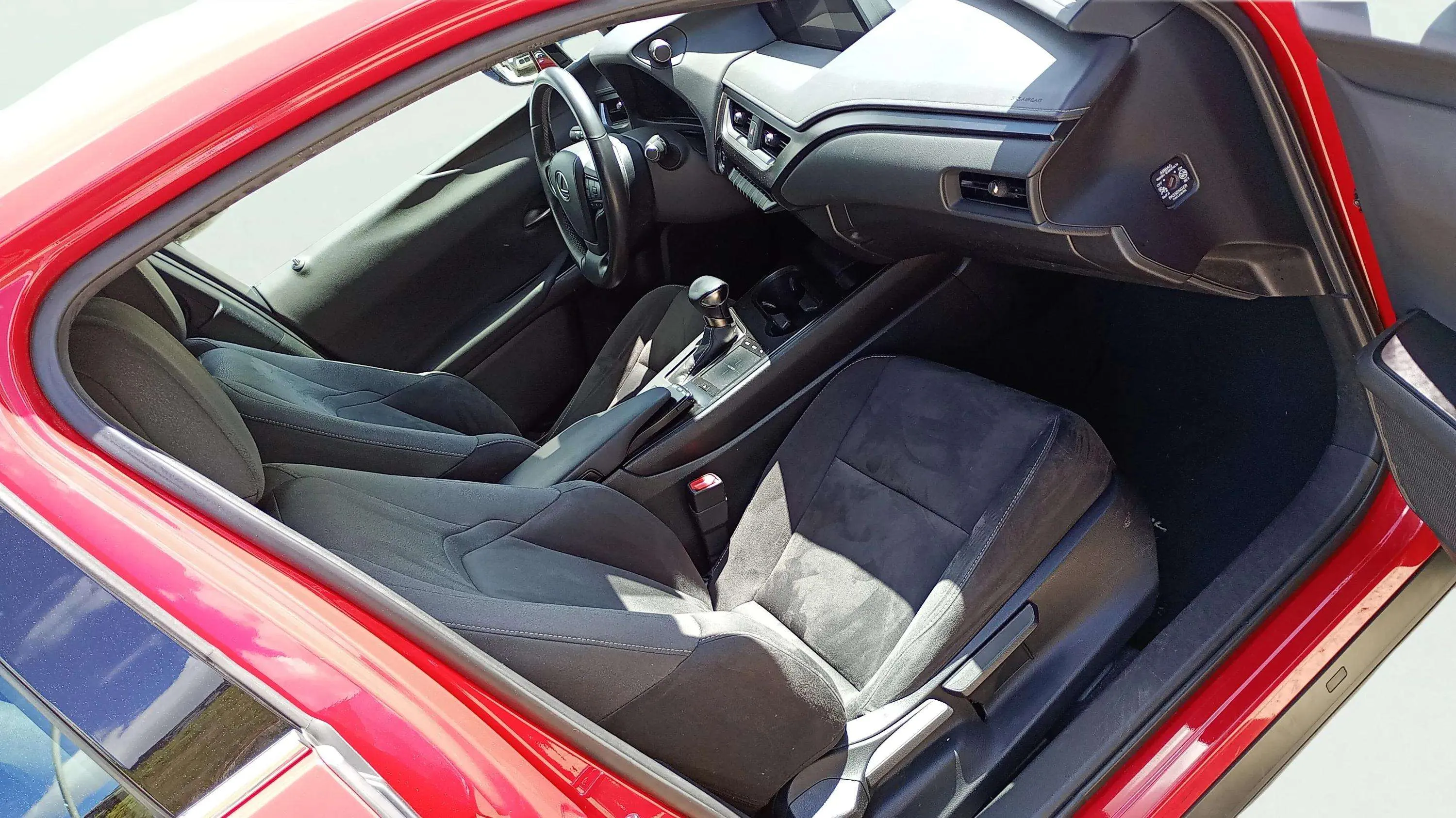 Lexus UX 2.0 250h Business - foto 13