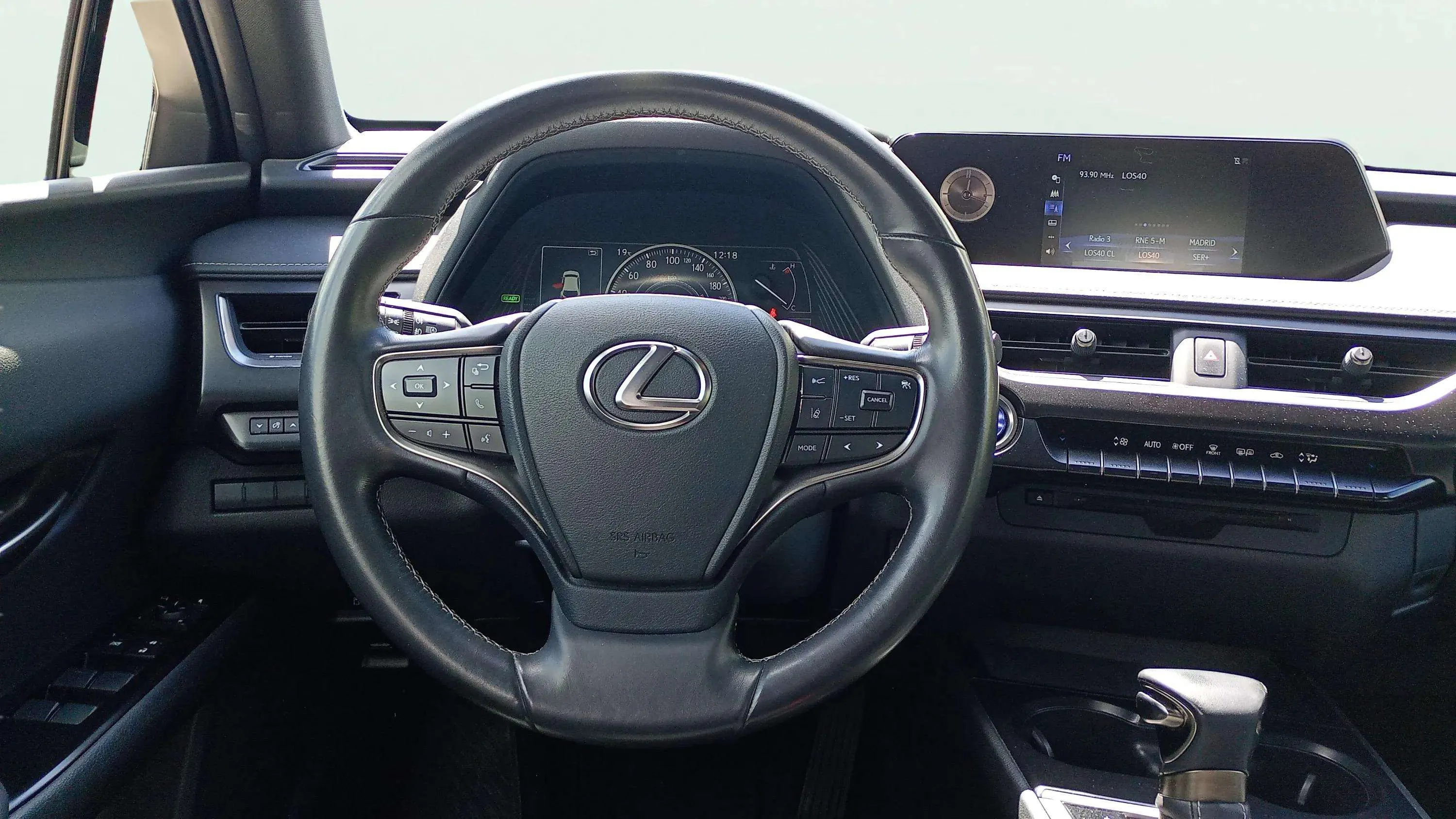 Lexus UX 2.0 250h Business - foto 10