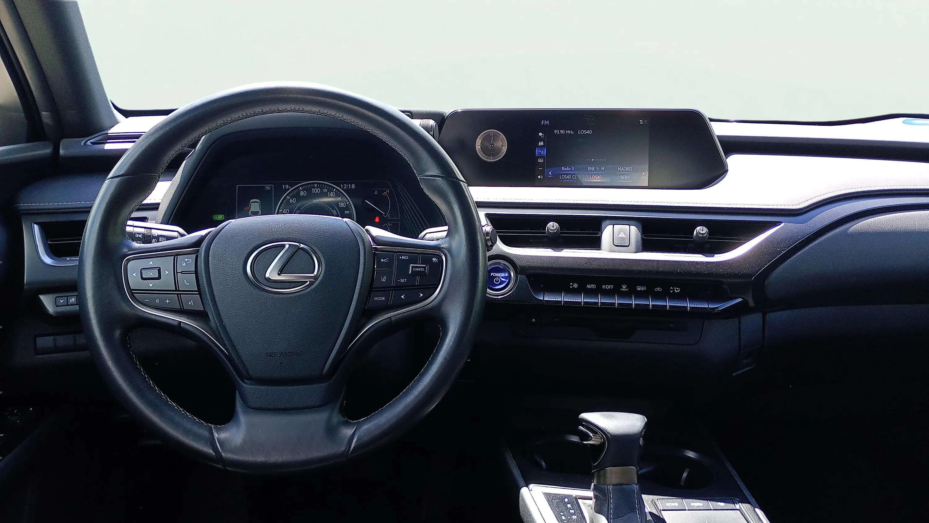Lexus UX 2.0 250h Business - foto 8