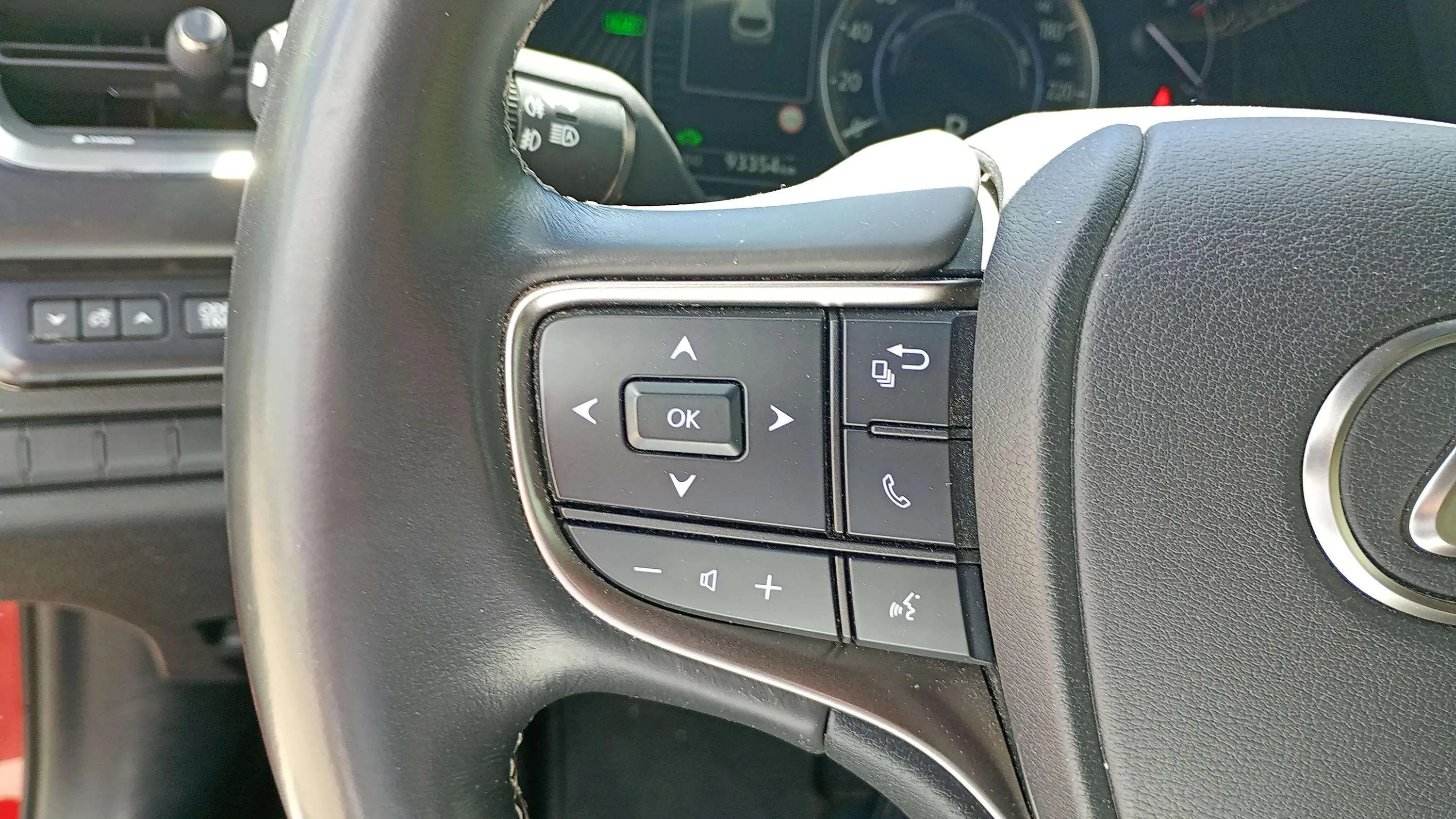Lexus UX 2.0 250h Business - foto 18