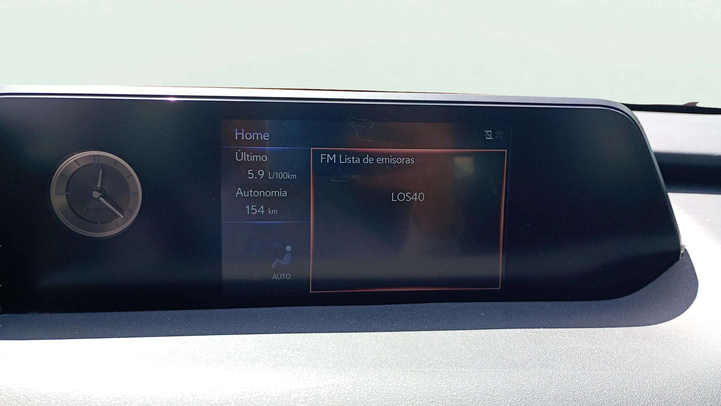 Lexus UX 2.0 250h Business - foto 24