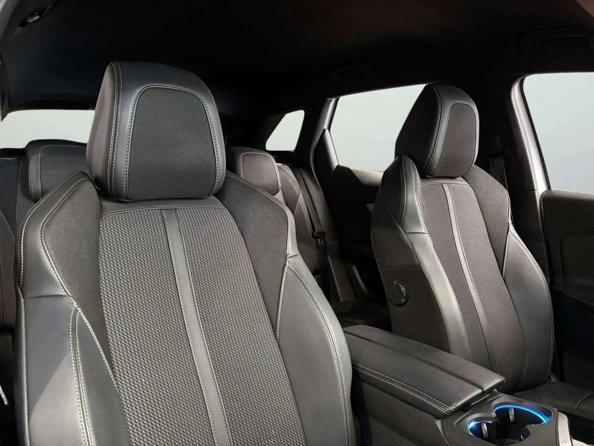 Peugeot 3008 1.5 BlueHDi GT EAT8 - foto 12