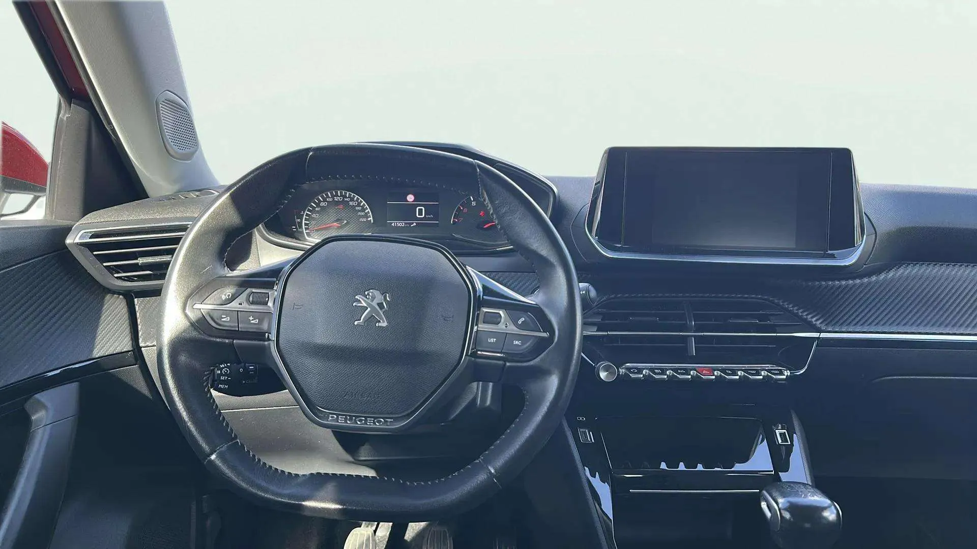 Peugeot 2008 Allure PureTech 130 BVM6 - foto 11